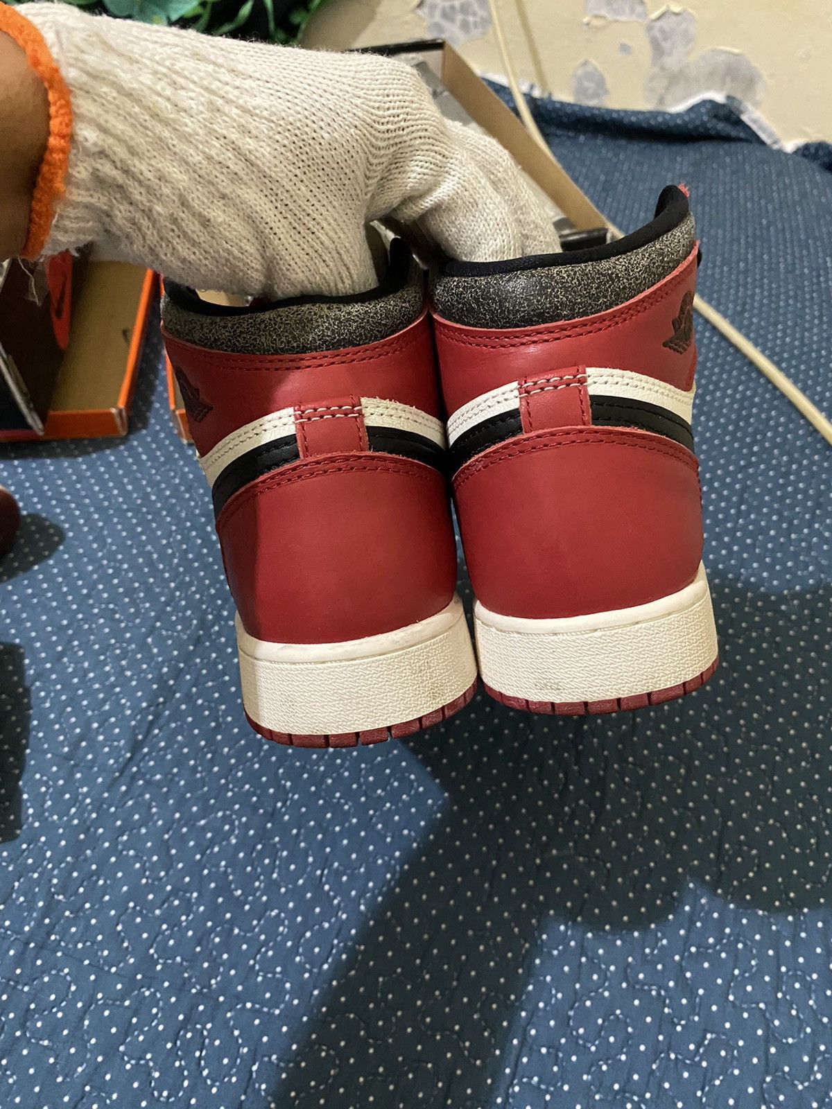 Jordan Brand Air Jordan 1 Retro High OG GS Size US 7 / EU 40 - 5 Thumbnail