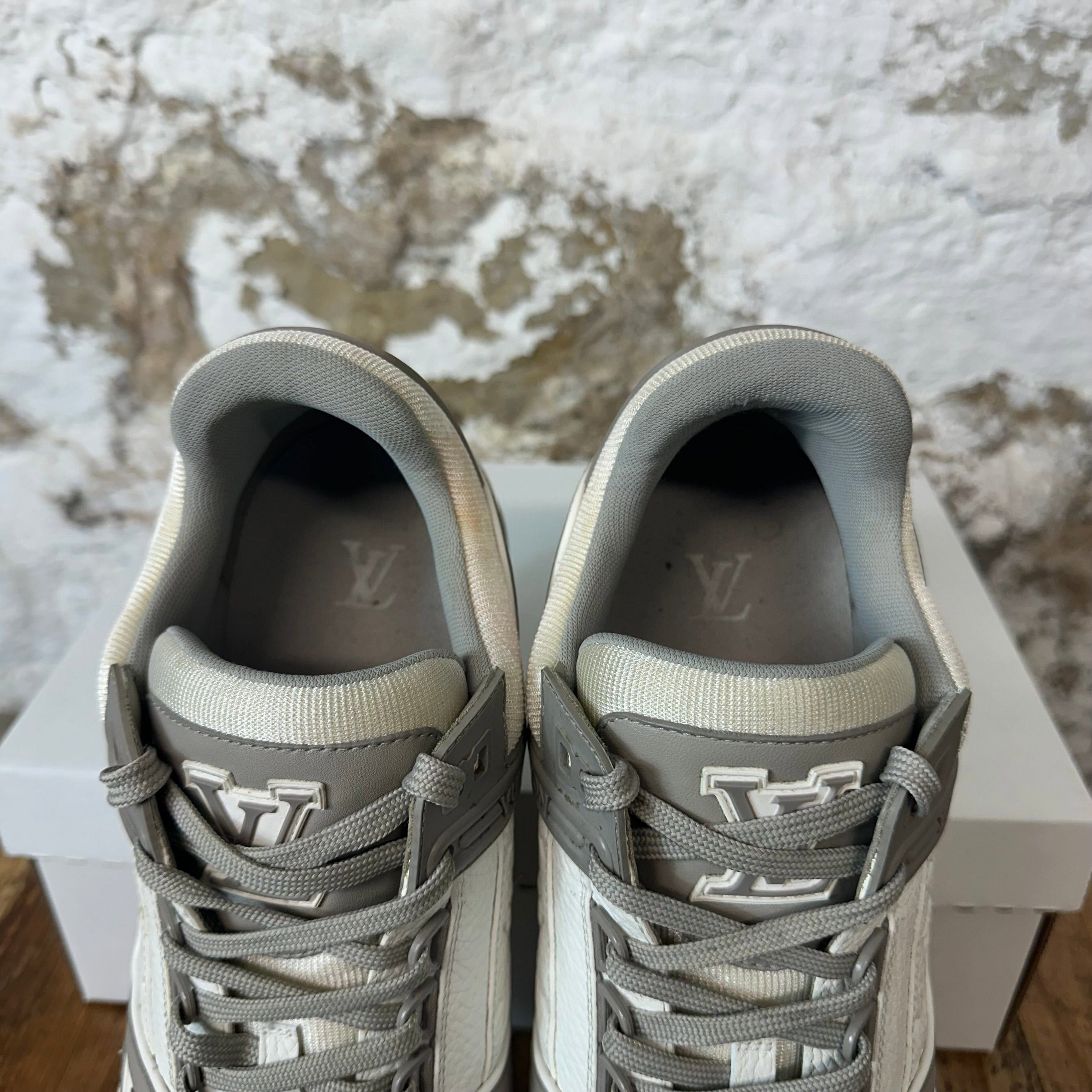 Louis Vuitton Louis Vuitton Grey White Trainer Sz 11.5 (10LV) Size US 11.5 / EU 44-45 - 4 Thumbnail