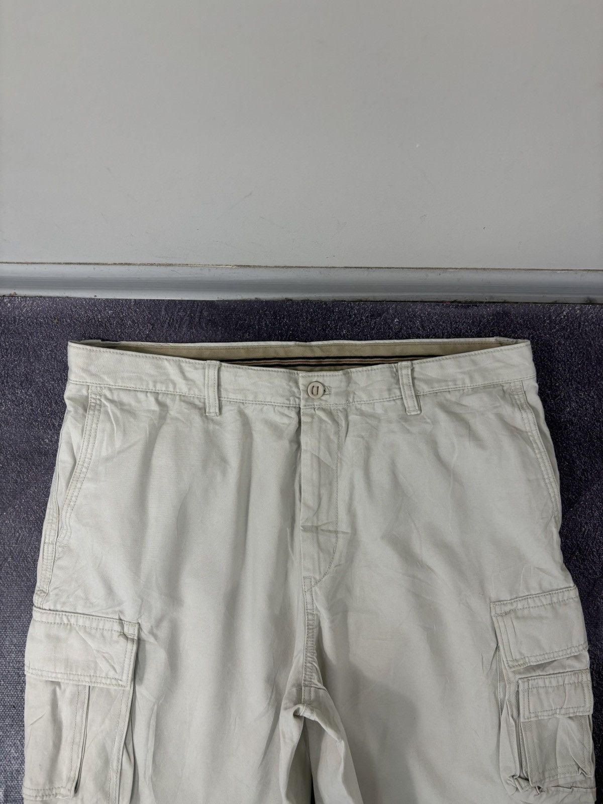 Izod Vintage IZOD 2000s Wide-Leg Utility Hype Baggy Cargo Shorts Size US 38 / EU 54 - 9 Thumbnail