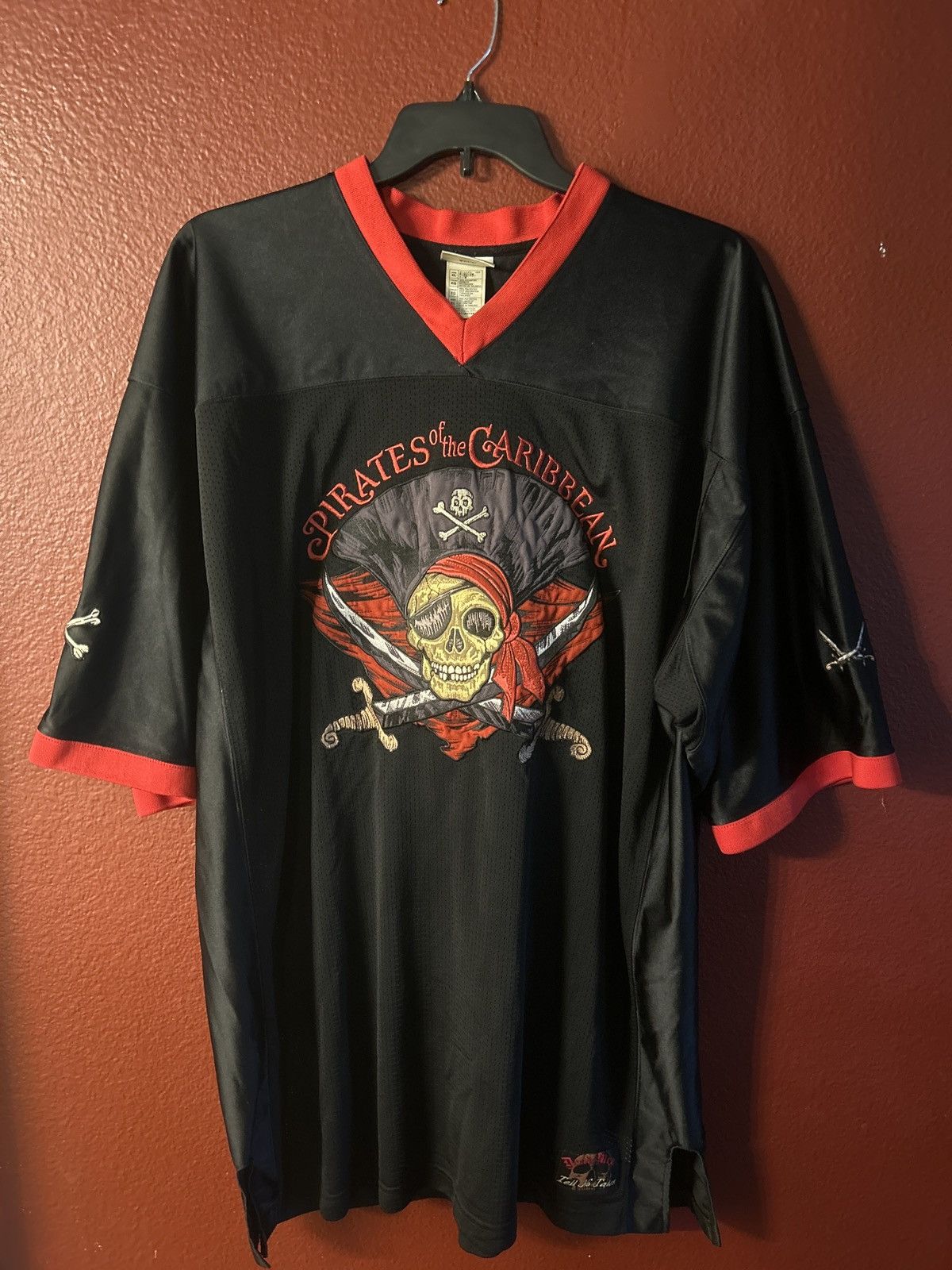 Disney × Vintage Pirates of the Caribbean Disney Exclusive Jersey Size US XL / EU 56 / 4 - 1 Thumbnail