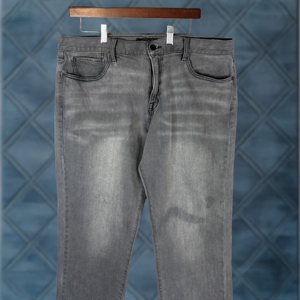 Lucky Brand Lucky Brand Jeans Mens 40x32 Gray 221 Original Straight Denim Casual Pants Shirt? Size US 40 / EU 56 - 1 Thumbnail