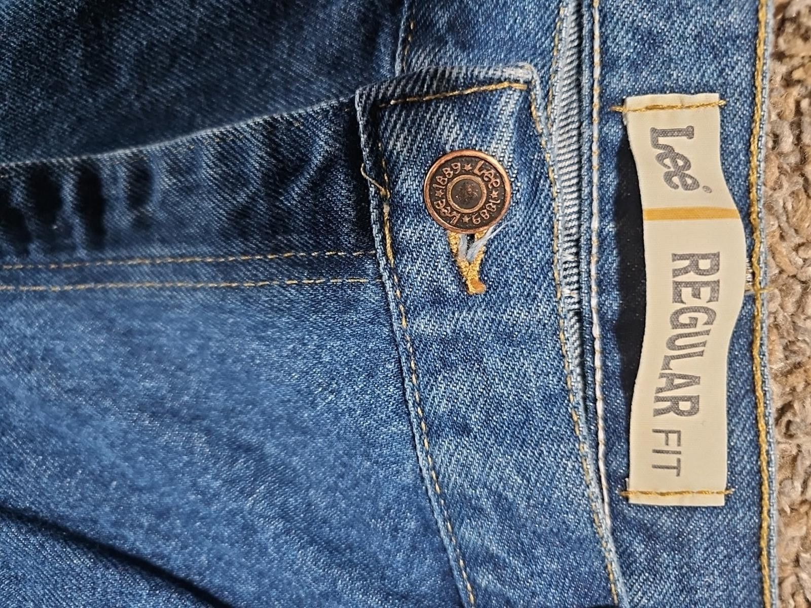 Lee Lee Regular Fit Straight Leg Medium wash Denim Jeans 44x30 Size US 44 / EU 60 - 2 Thumbnail