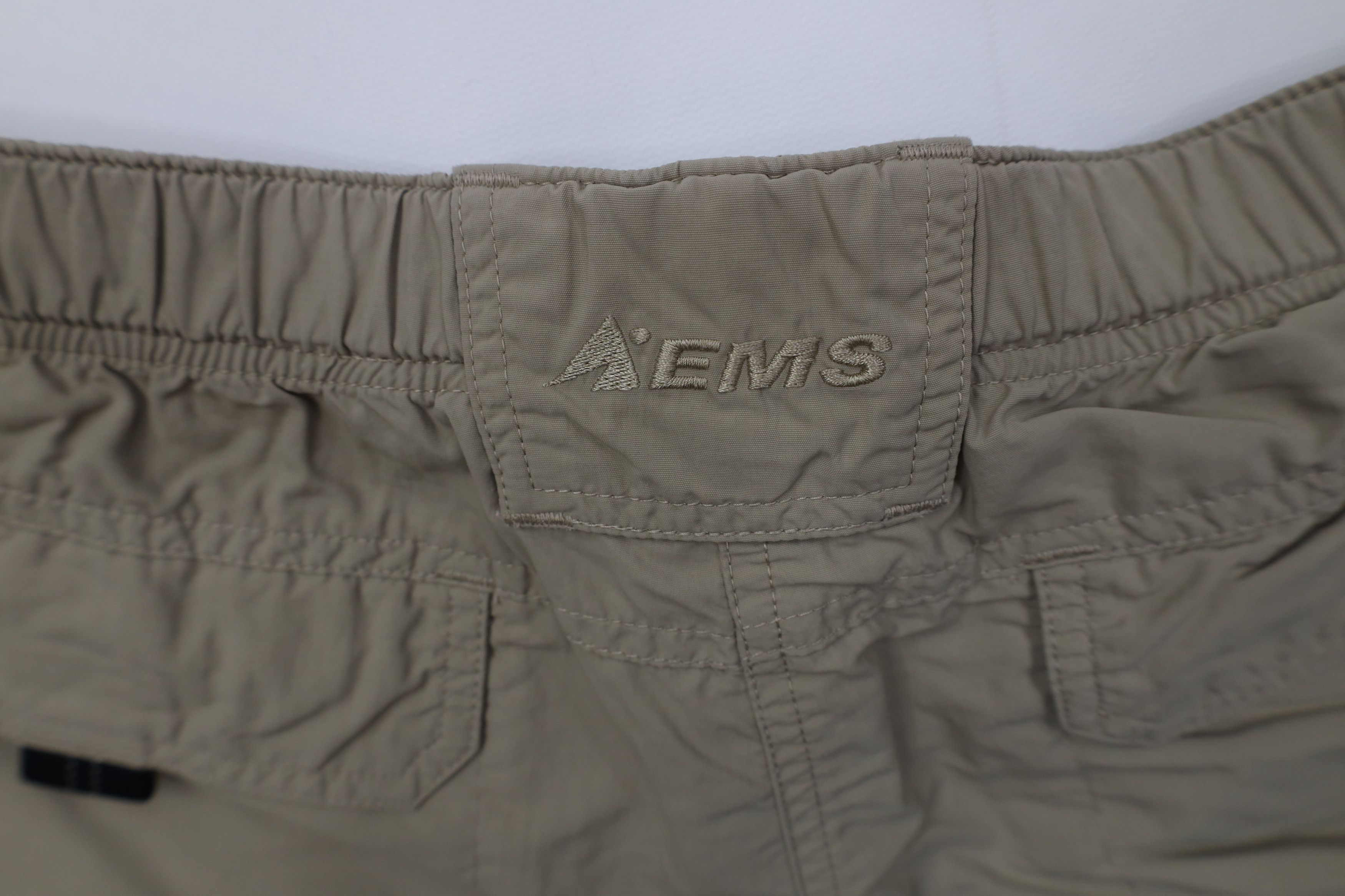 Vintage Vintage 90s Streetwear Above Knee Trekking Cargo Shorts Tan Size US 36 / EU 52 - 14 Thumbnail