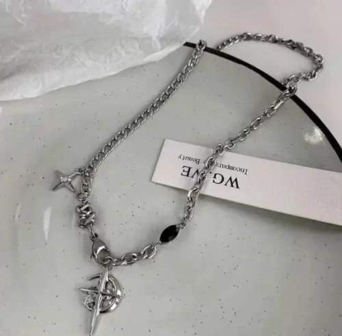 Jewelry Crescent Moon Chain Silver Goth Vibe Necklace Size ONE SIZE - 4 Thumbnail