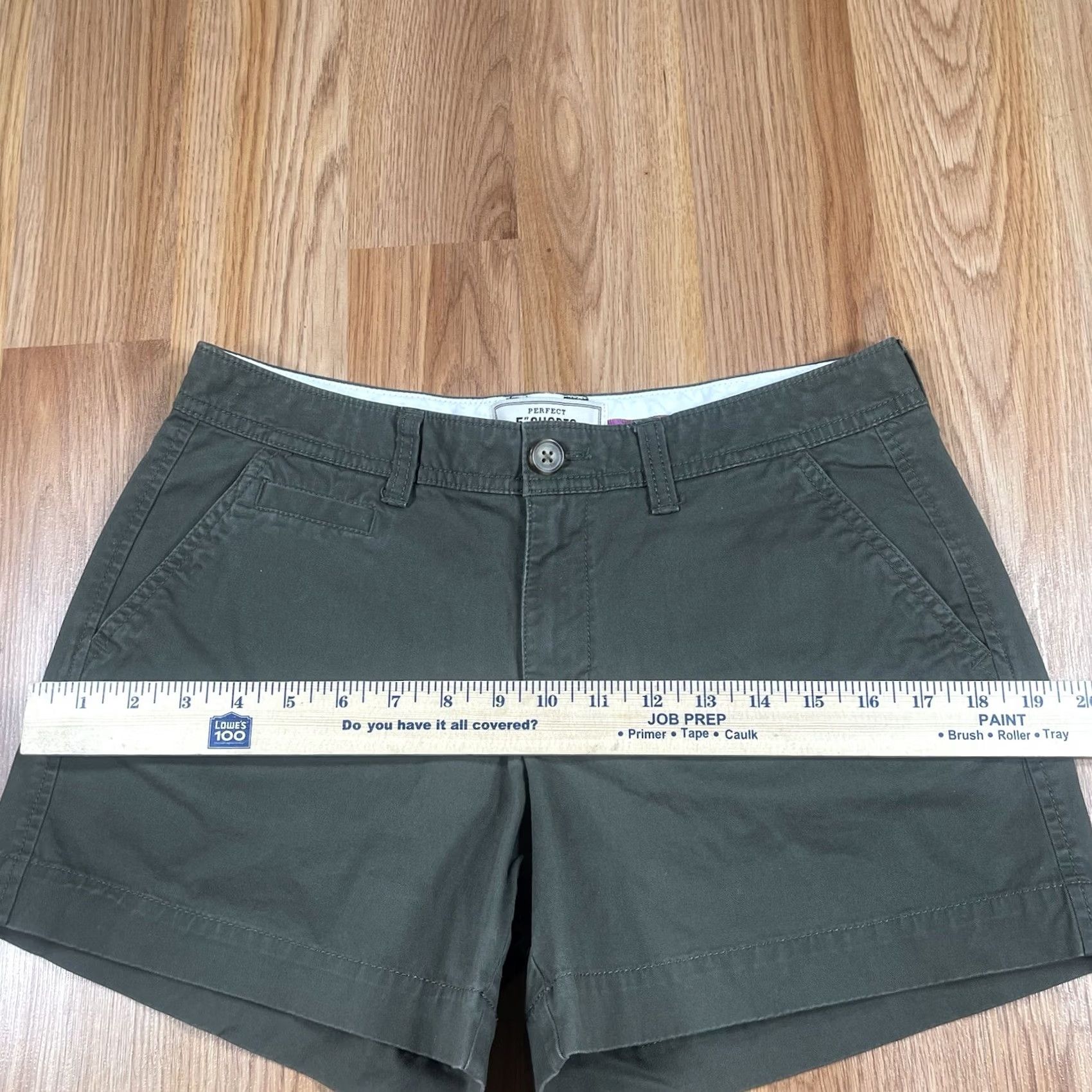 Old Navy Old Navy 5” Shorts Women’s 4 Olive Stretch Chino Flat Front Khaki Slacks Shorts Size 27" / US 4 / IT 40 - 5 Thumbnail