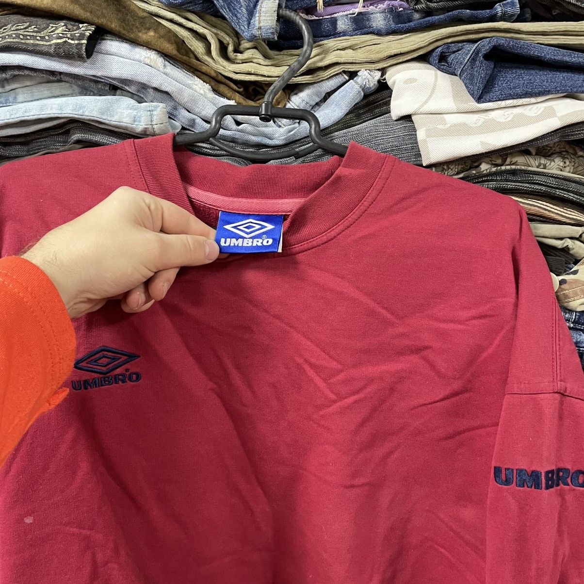 Vintage Vintage Umbro Logo Crewneck Y2K Streetwear Swag Red Boxy L Size US L / EU 52-54 / 3 - 6 Thumbnail