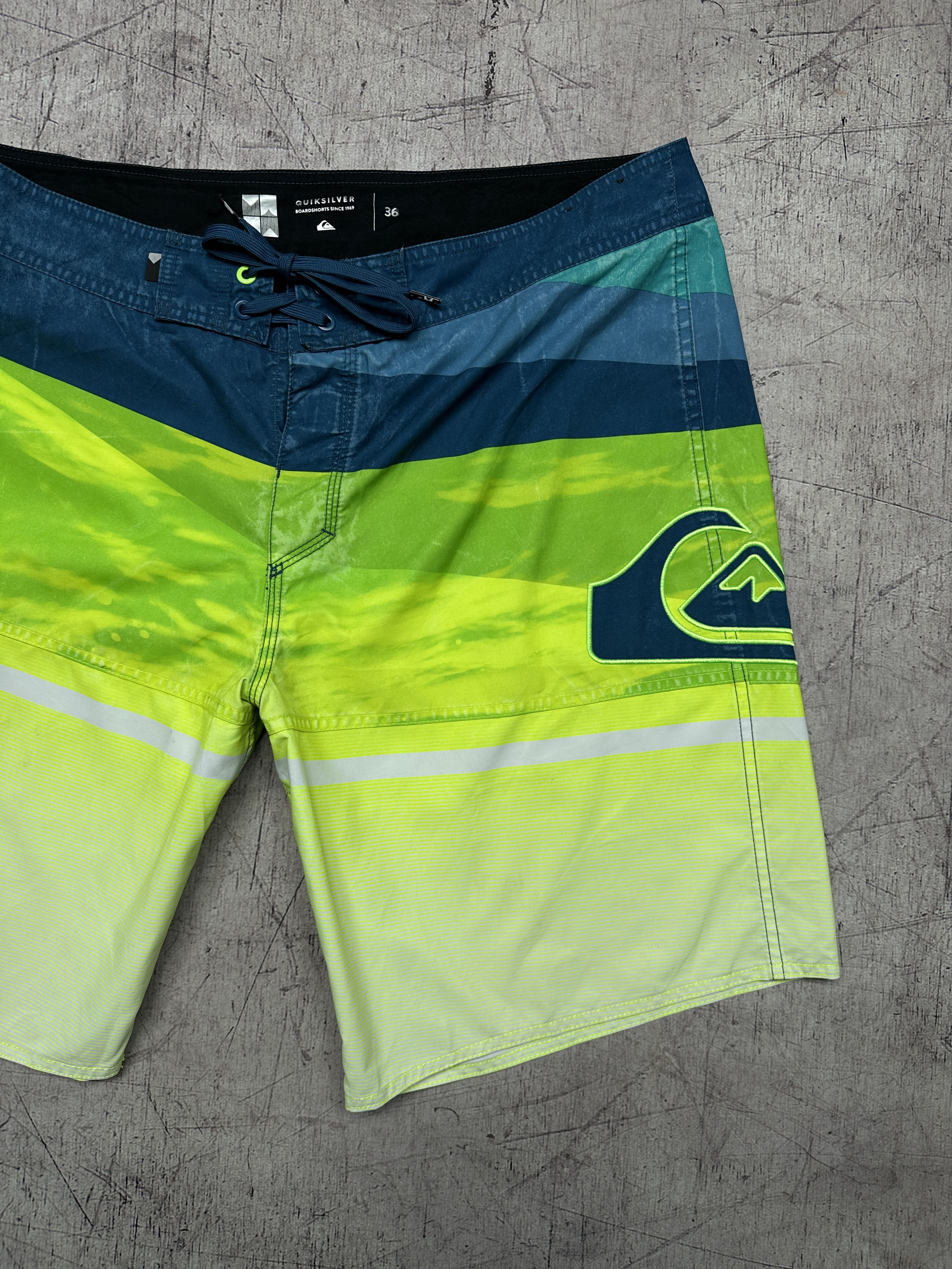 Quiksilver Quiksilver Mens Big Logo Surf Style Swimming Shorts Size US 36 / EU 52 - 2 Thumbnail