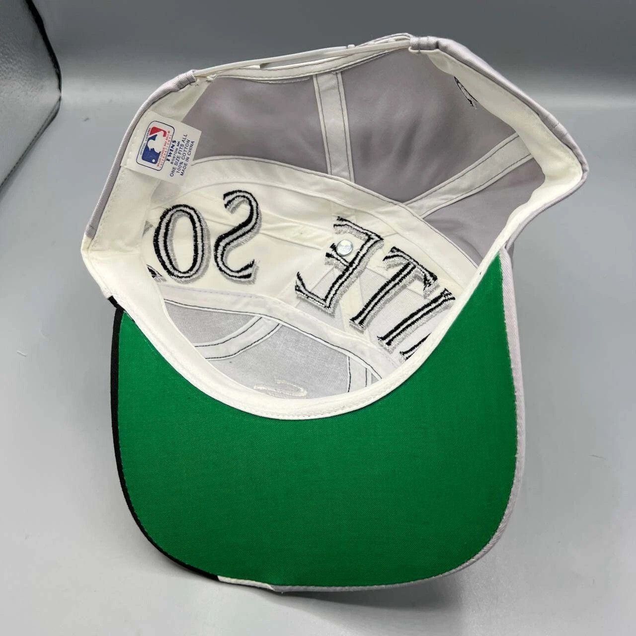 Twins Enterprise Inc. × Vintage Chicago White Sox Hat Men Twins Enterprise MLB Snap Back Cap Size ONE SIZE - 2 Thumbnail