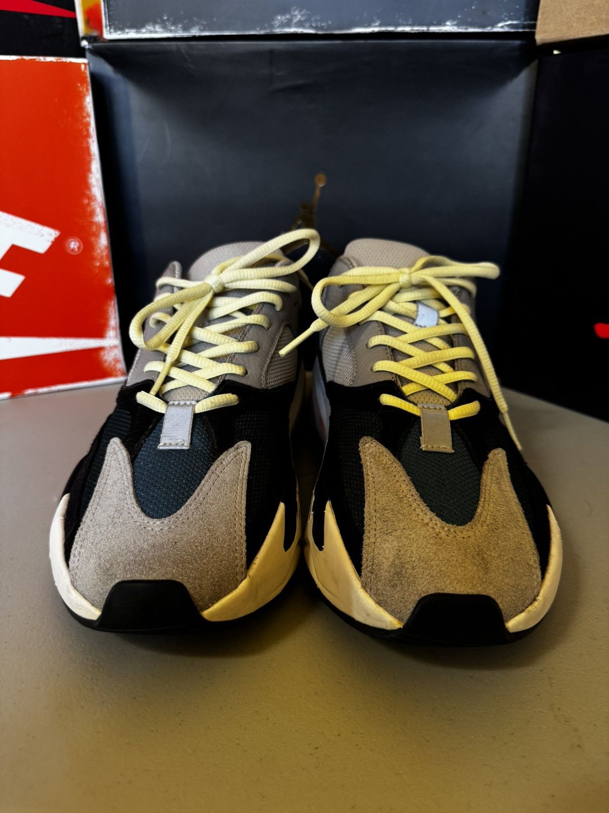 Yeezy Yeezy 700 wave runner Size US 9.5 / EU 42-43 - 2 Thumbnail
