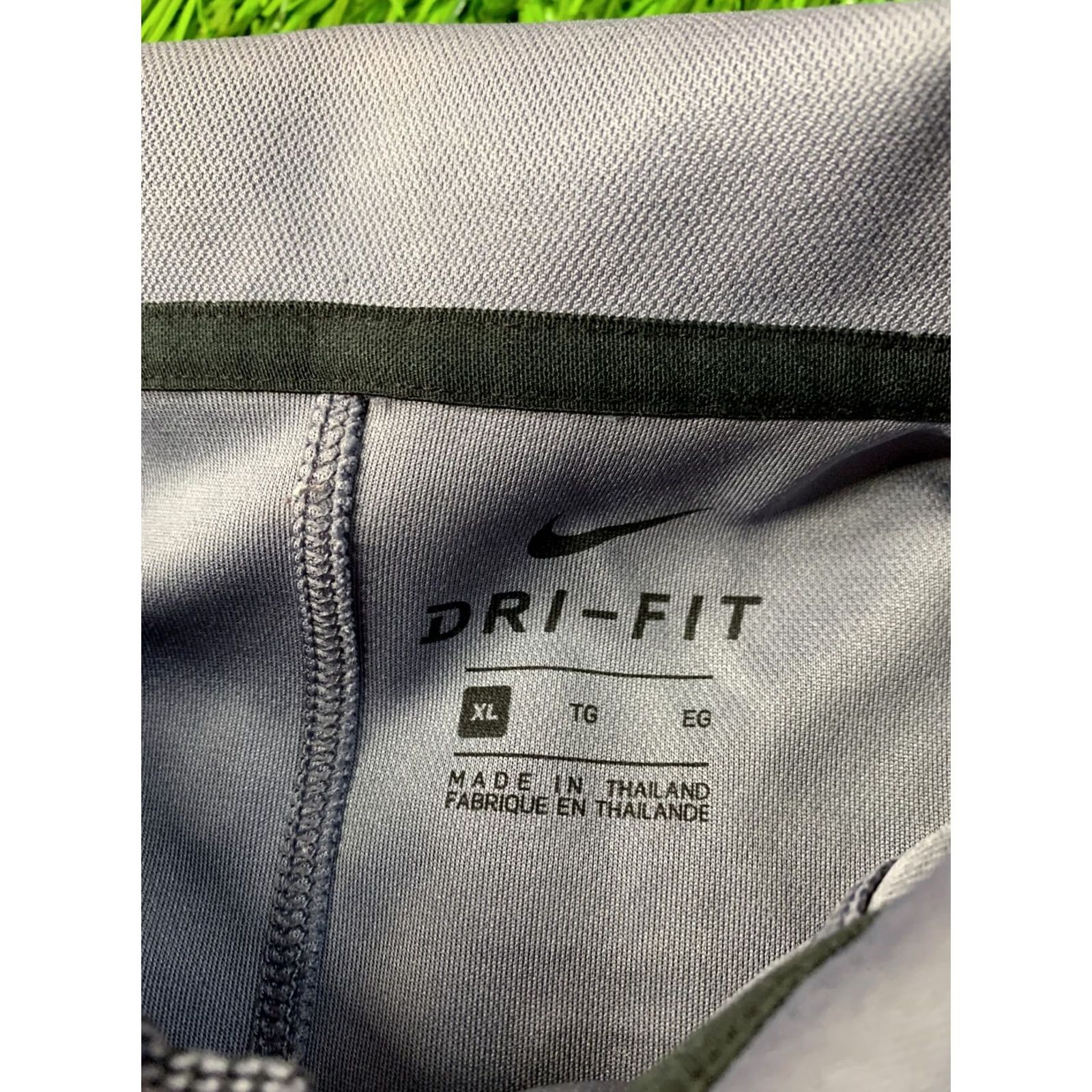Nike Nike Dri-FIT Polo Shirt Men XL Gray and Black Polo Short Sleeve Training Sport Jersey 2018 Size US XL / EU 56 / 4 - 5 Thumbnail