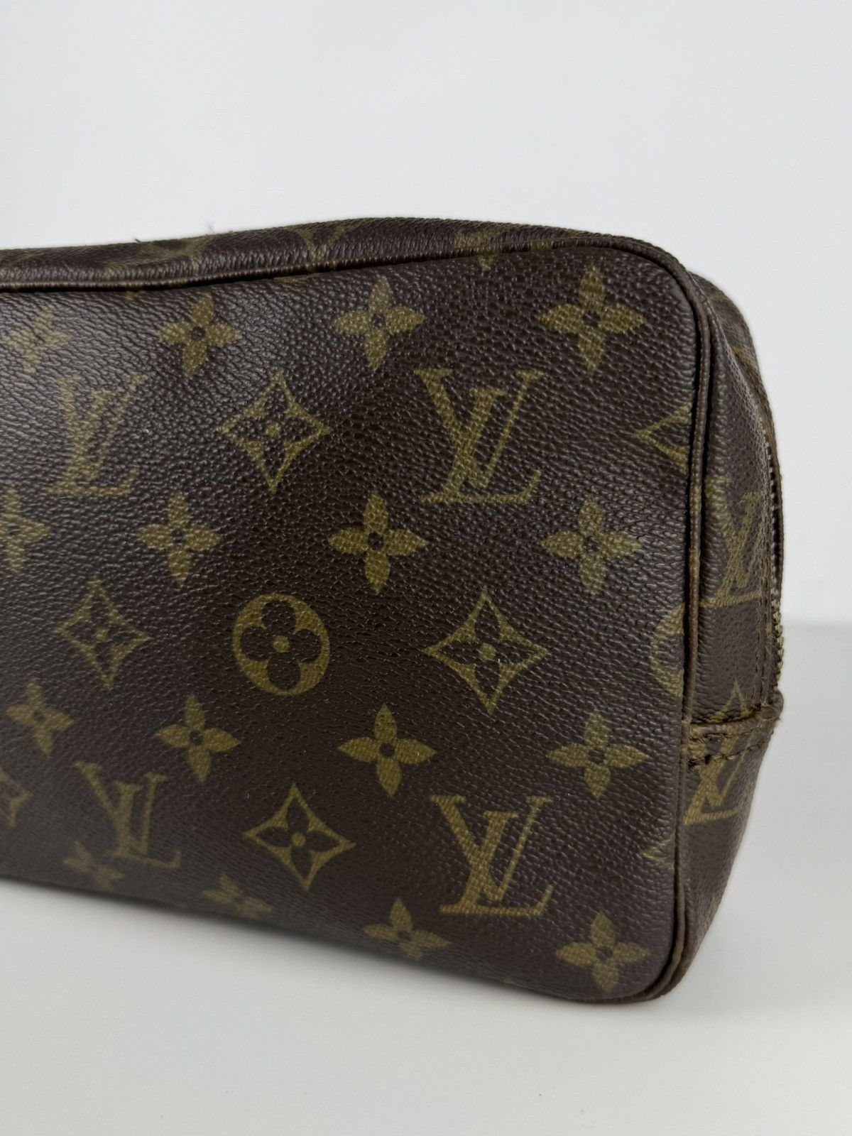 Louis Vuitton Vintage 80s Louis Vuitton monogram trousse 23 toiletry bag Size ONE SIZE - 13 Thumbnail