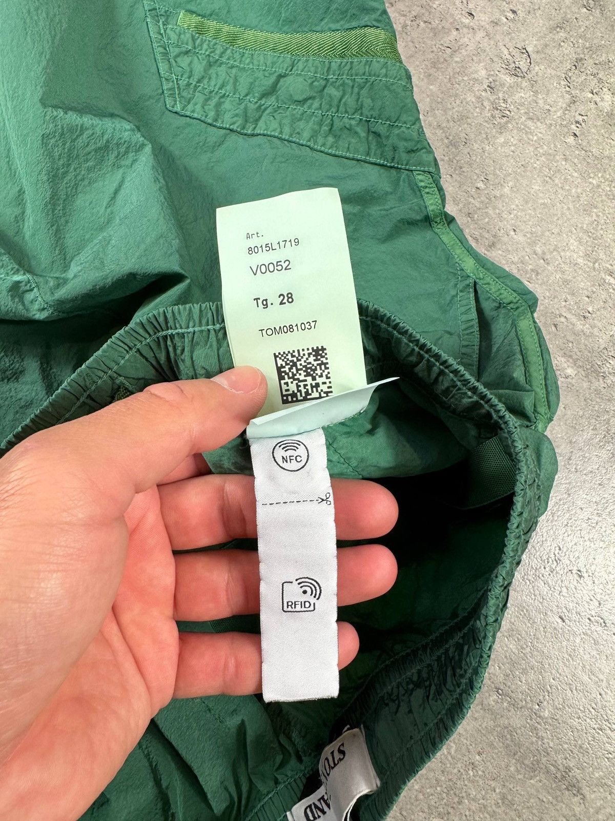 Stone Island Stone Island - Metallic Cargo Bermuda Shorts SS23 Size US 30 / EU 46 - 12 Thumbnail