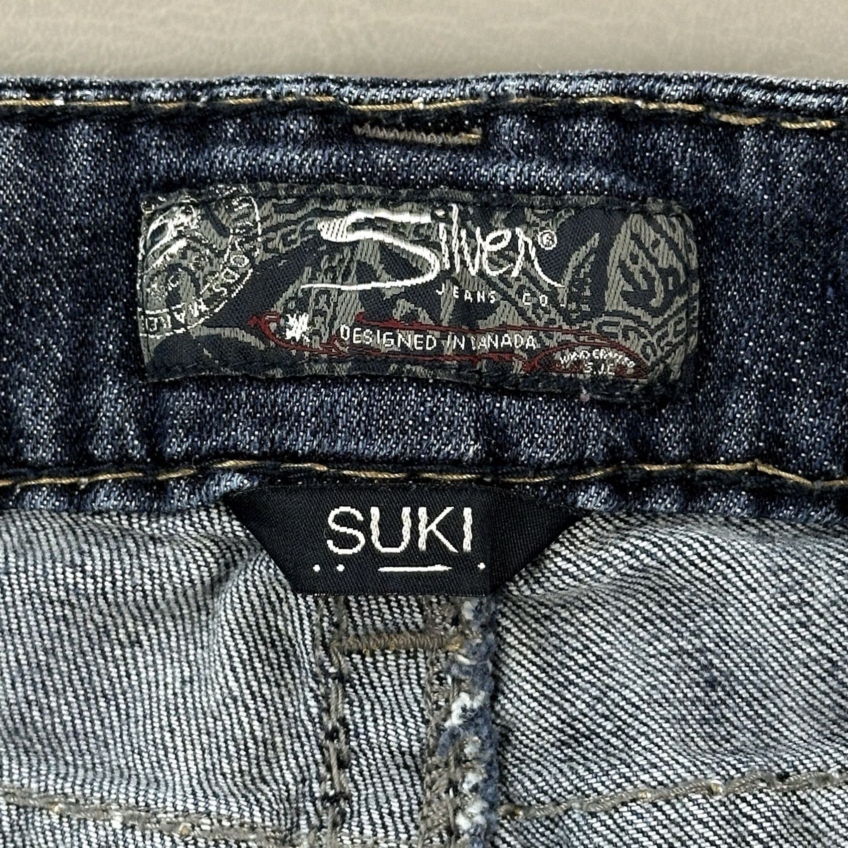 Silver Jeans Co. Nike Shirt? Size 24" / US 00 / IT 34 - 7 Thumbnail