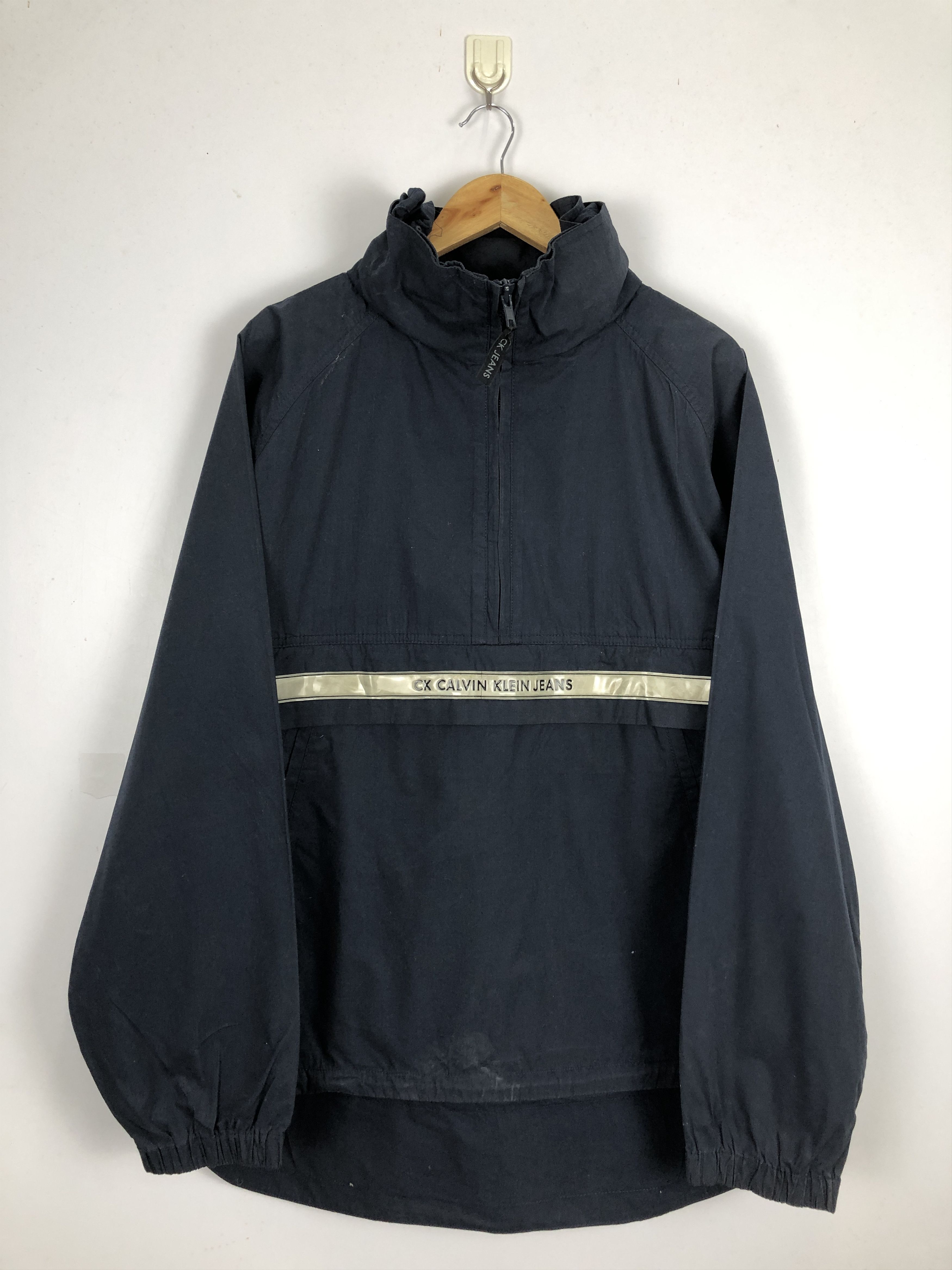 Calvin Klein Vintage Calvin Klein Windbreaker Zipper Light Jacket J1706 Size US M / EU 48-50 / 2 - 1 Thumbnail