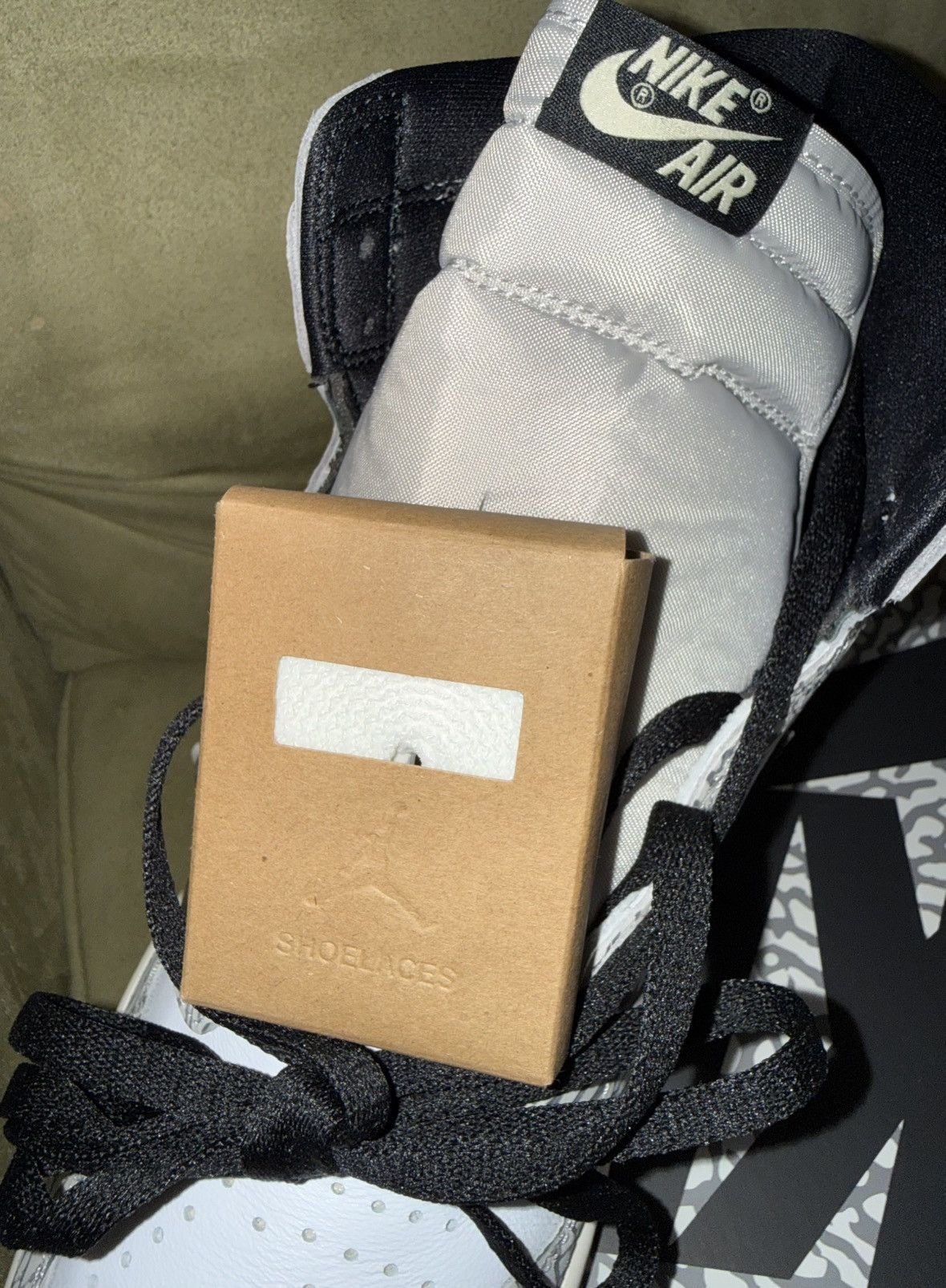 Jordan Brand Nike 1985 Air Jordan 1 “White Cement” Retro OG high top, NEW Size US 12.5 / EU 45-46 - 16 Thumbnail