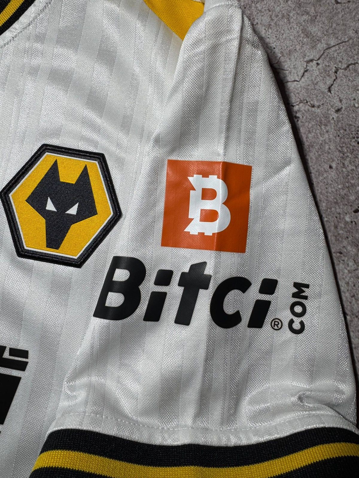 Castore Wolverhampton Wanderers Football Away T-shirt 2021/22 Jersey Size US M / EU 48-50 / 2 - 5 Thumbnail