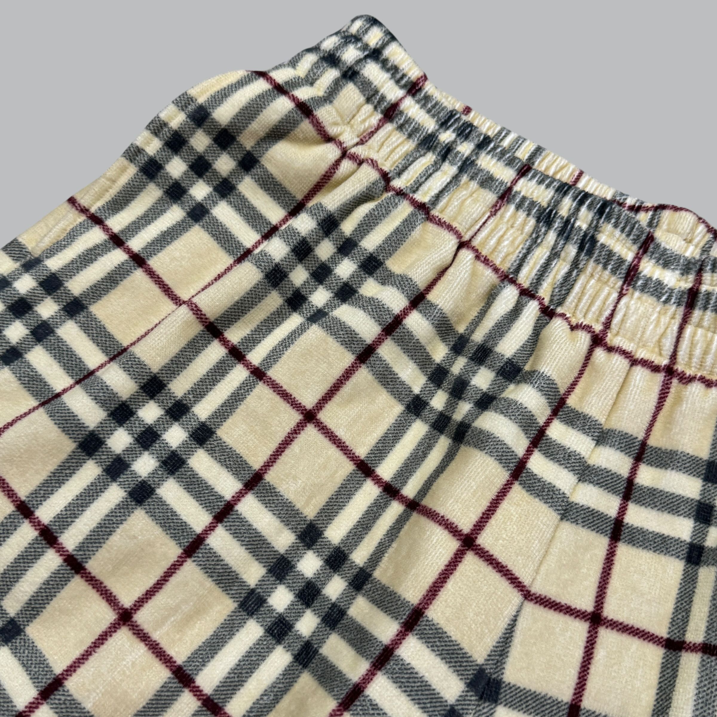 Burberry Burberry nova check soft material shorts new size L Size US 34 / EU 50 - 4 Thumbnail