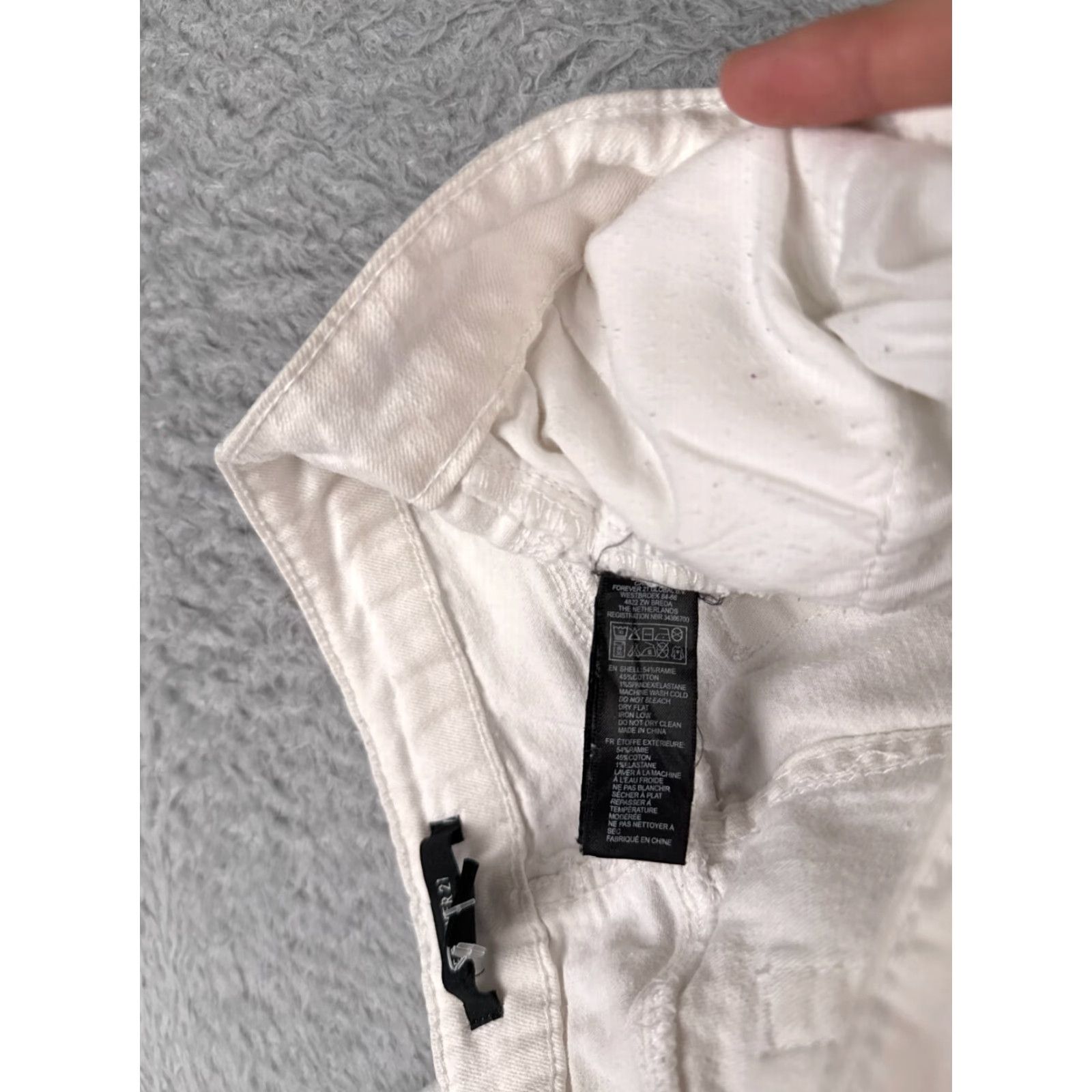 Forever 21 FOREVER 21 Jeans Womens 30 White Denim Skinny Distressed Cotton Blend 30x28 5-Pocket Design Slim Medium # Vintage No Size 30" / US 8 / IT 44 - 7 Thumbnail