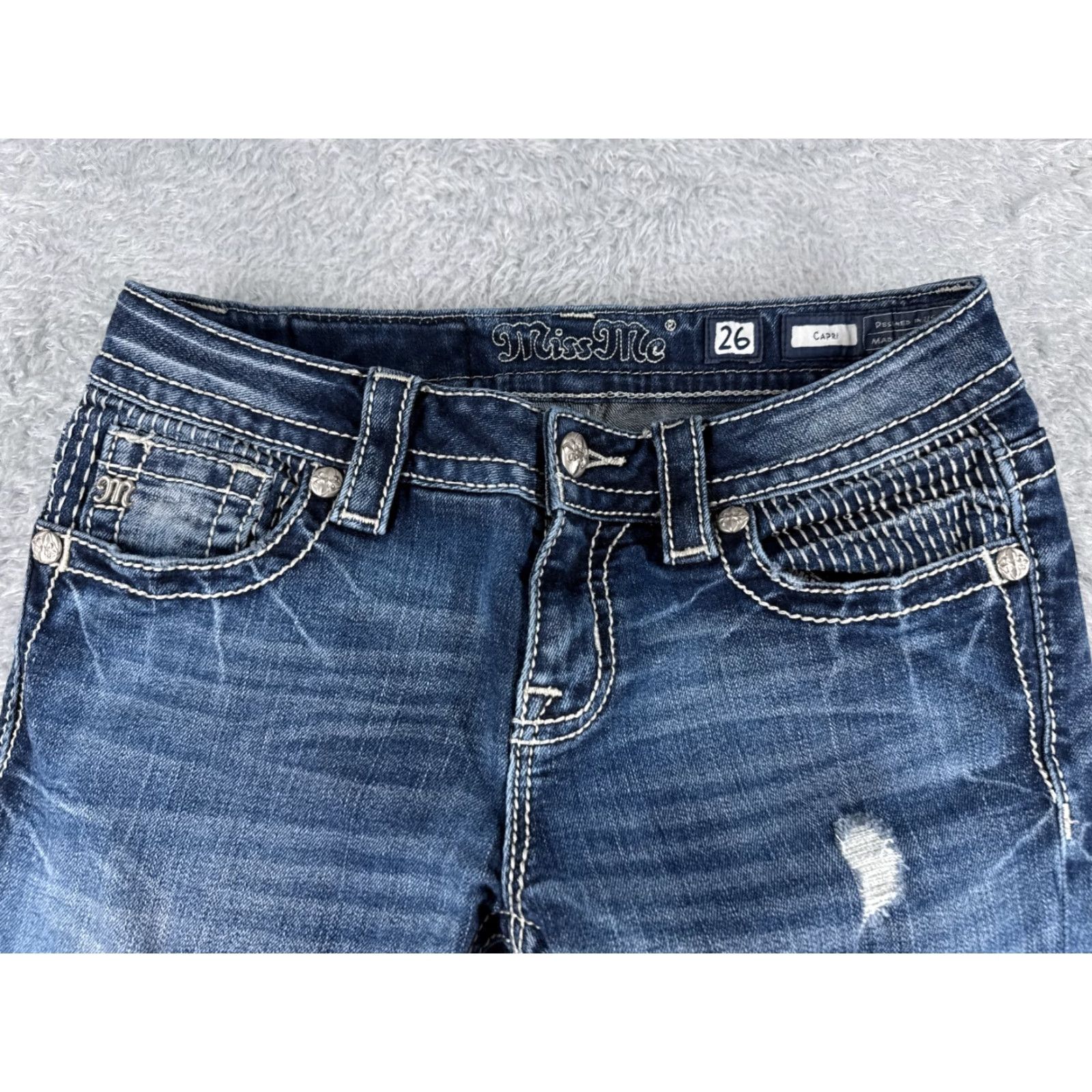 Miss Me Miss Me Jeans Women 26x21 Blue Denim Capri Cuffed Distressed Low Rise 26 5-Pocket Design Embroidered Denim Lyons? (No) Size 26" / US 2 / IT 38 - 4 Thumbnail