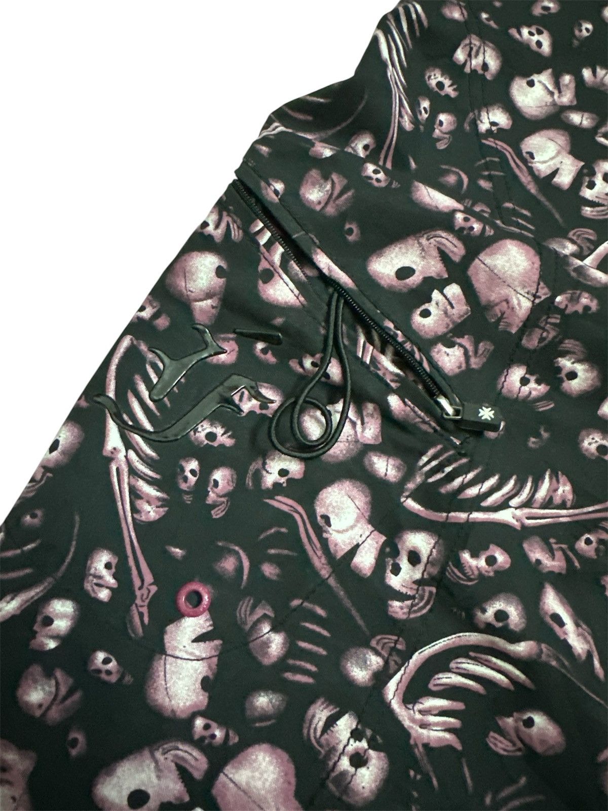 GOA Crazy 2000s Iron Fist Skulls Lgb Goa Jnco Y2K Style Shorts Size US 33 - 3 Thumbnail