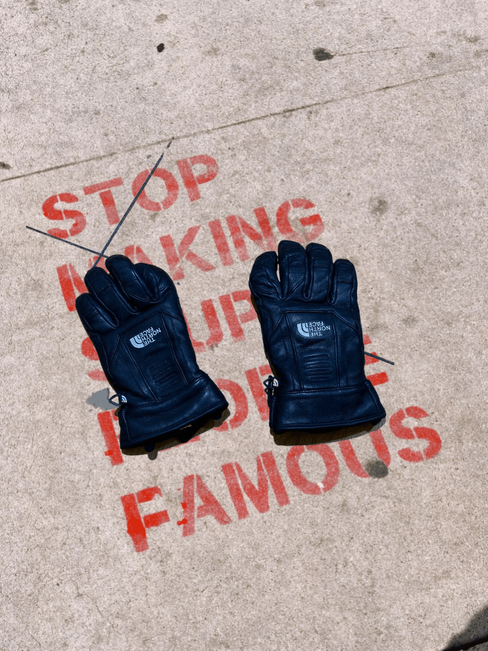 The North Face The North Face Leather Gloves Black Vgc Size ONE SIZE - 1 Thumbnail