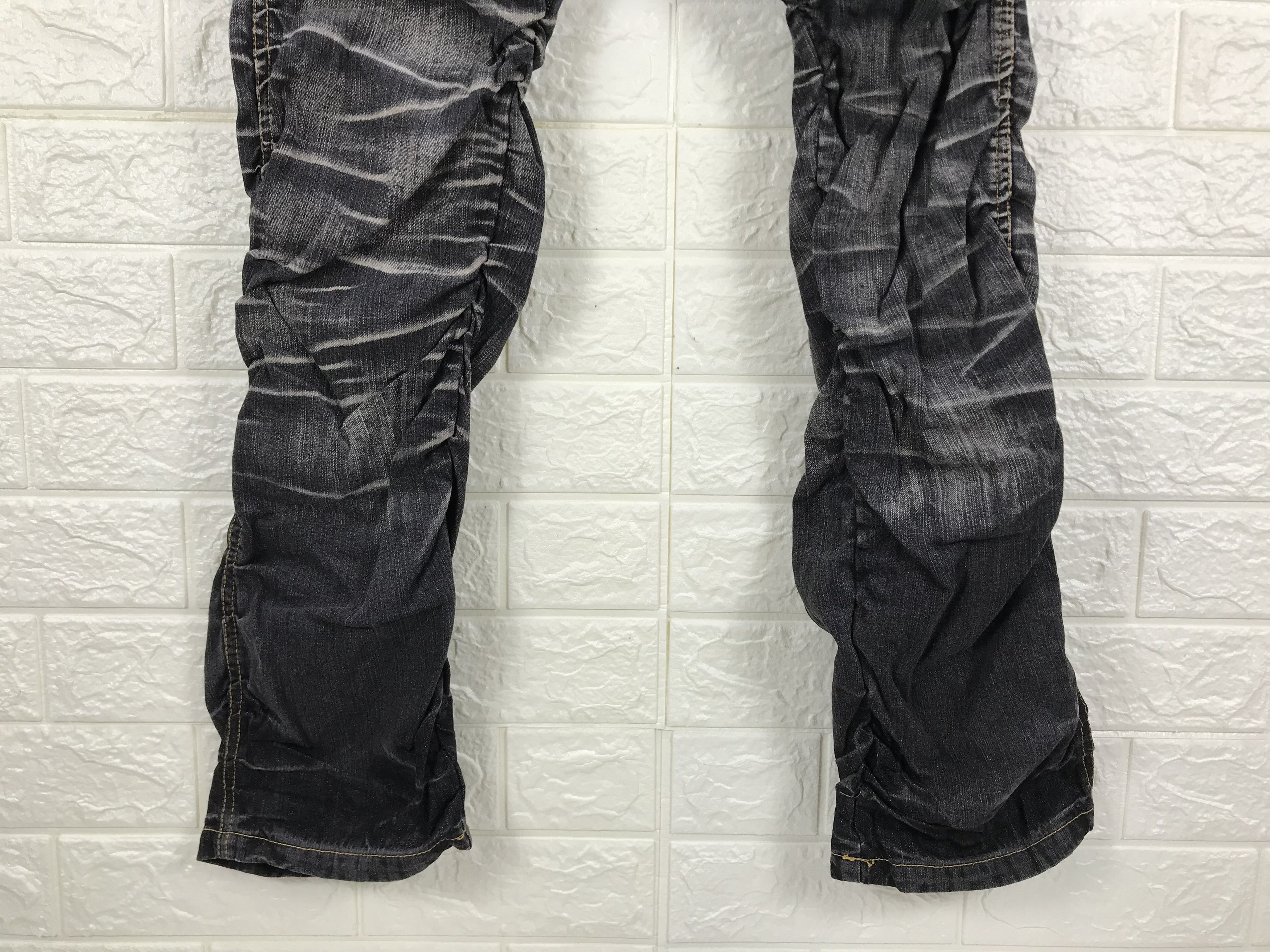 Japanese Brand Japanese Halham Punk Style Faded Black Wrinkle Leg Jeans Size US 32 / EU 48 - 4 Thumbnail