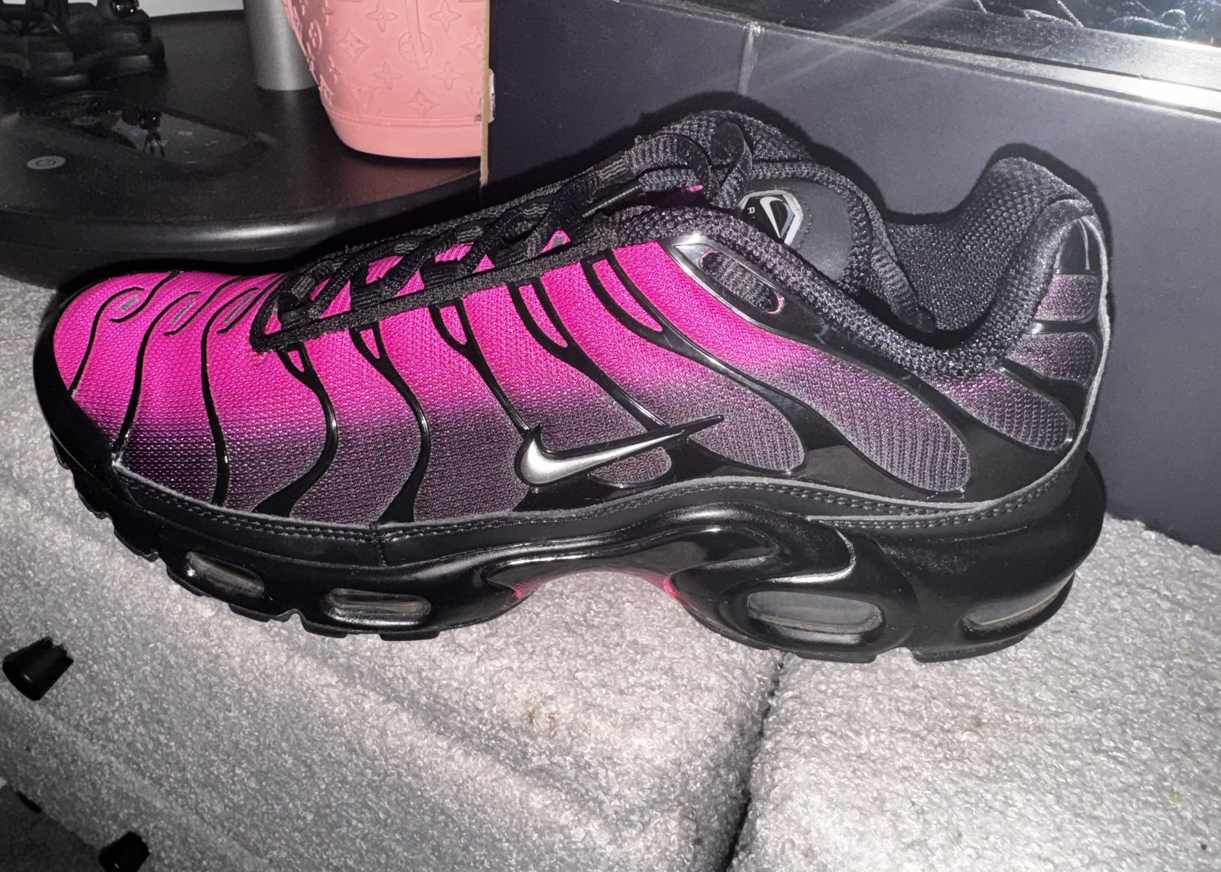 image of Nike Air Max Plus Black Pink Gradient Shoes in Black/Pink, Men's (Size 8)