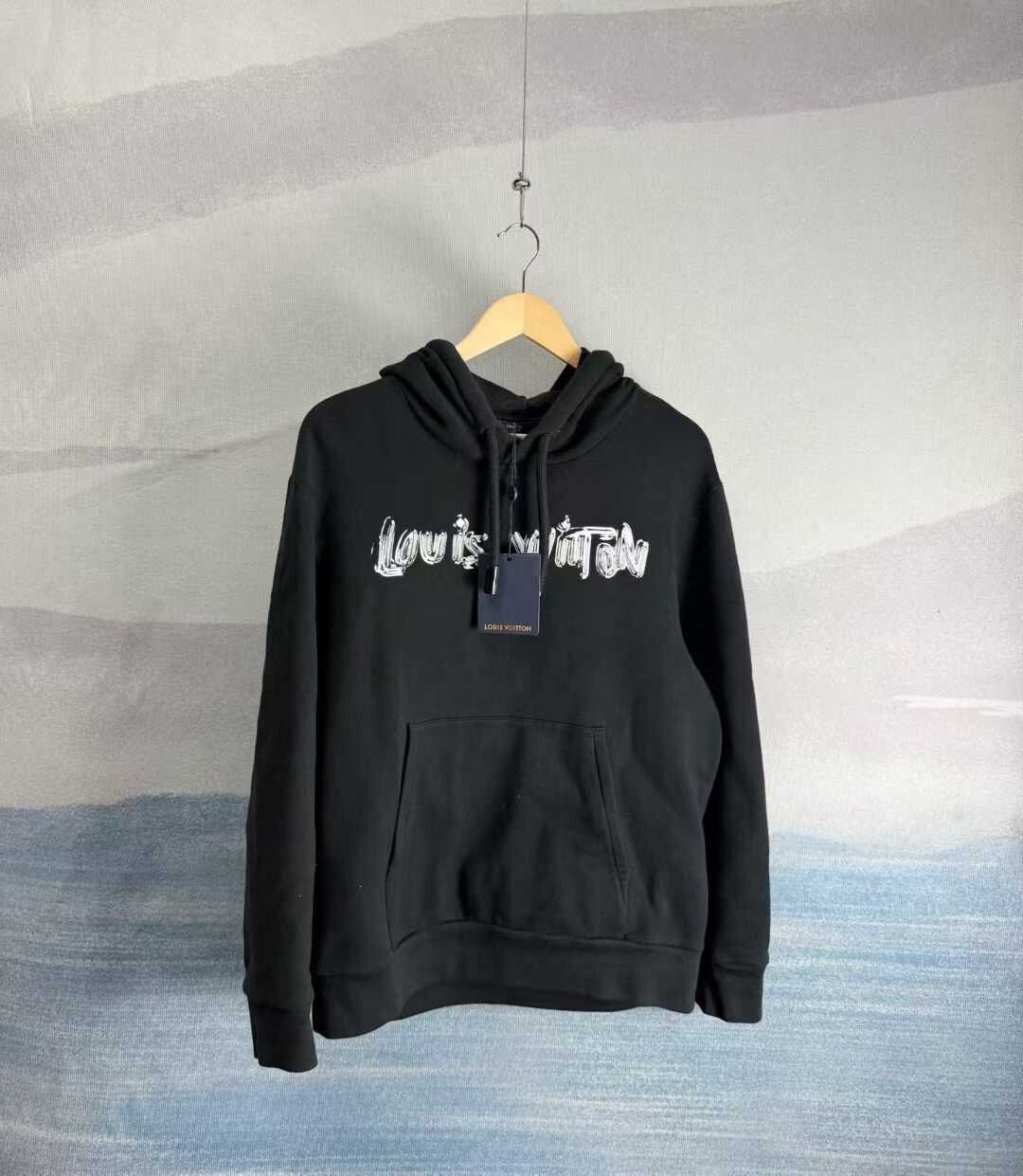Louis Vuitton louis vuitton black graffiti sweatshirt size L Size US L / EU 52-54 / 3 - 1 Thumbnail