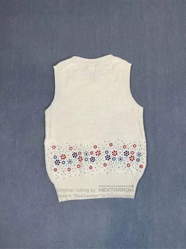 Chanel Chanel Cream Floral Knit Sleeveless Sweater . Size XS / US 0-2 / IT 36-38 - 2 Thumbnail