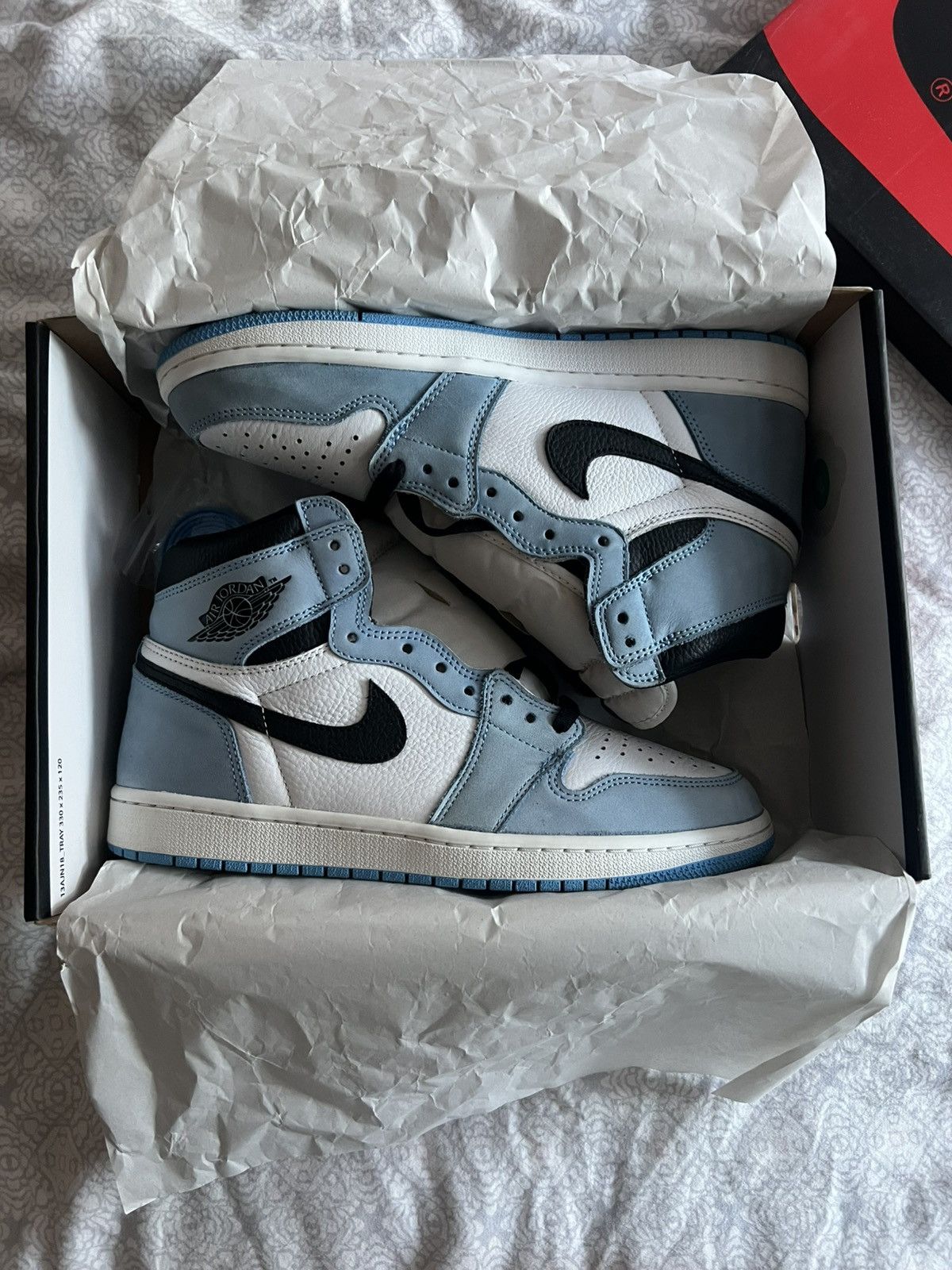 Jordan Brand Jordan 1 Retro High University Blue 2021 Size US 10 / EU 43 - 1 Thumbnail