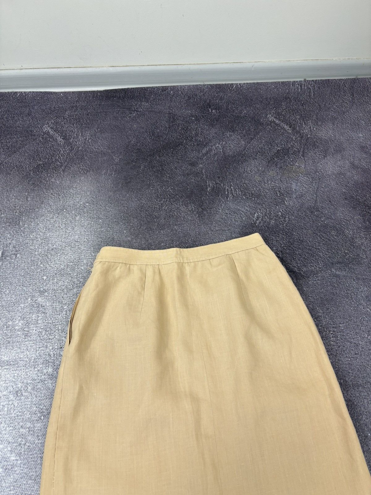 Valentino Vintage Valentino Beige/Yellow Italian Luxury Linen Skirt Size 32" / US 10 / IT 46 - 17 Thumbnail