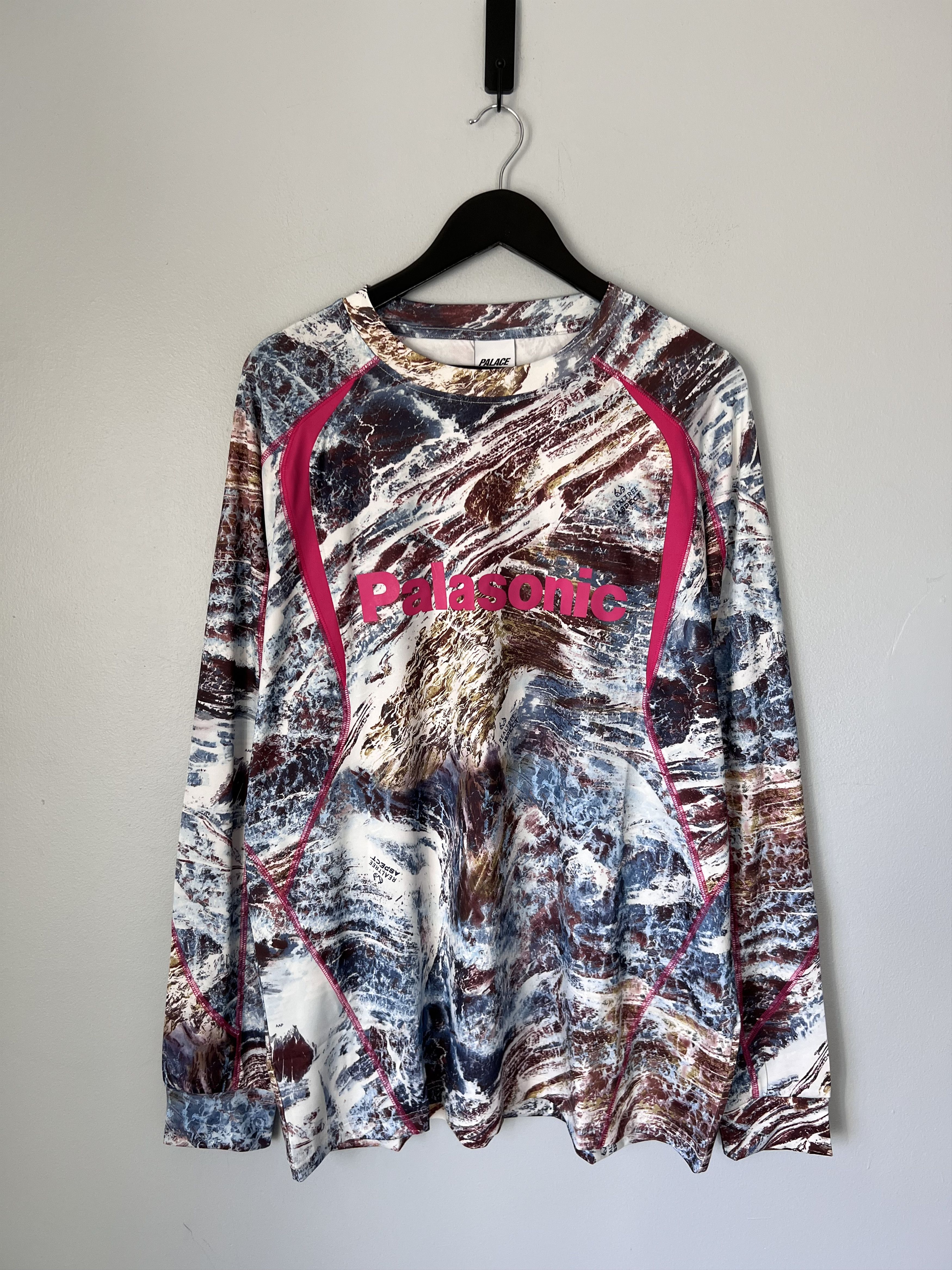 Palace Skateboards Trail Runner 2.0 Shirt in Realtree Aspect