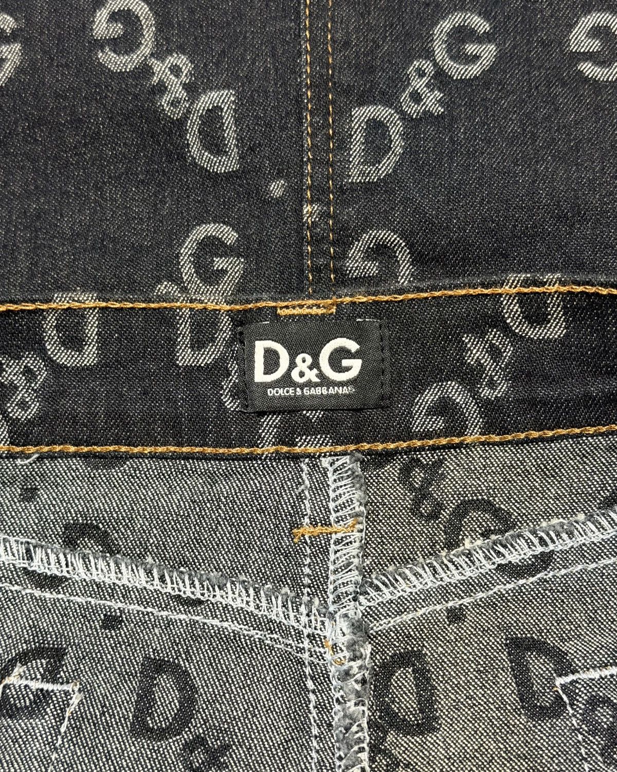 Dolce & Gabbana D&G Fall Winter 2002 All-Over Logo Stretch Denim Midi Skirt Size 32" / US 10 / IT 46 - 6 Thumbnail