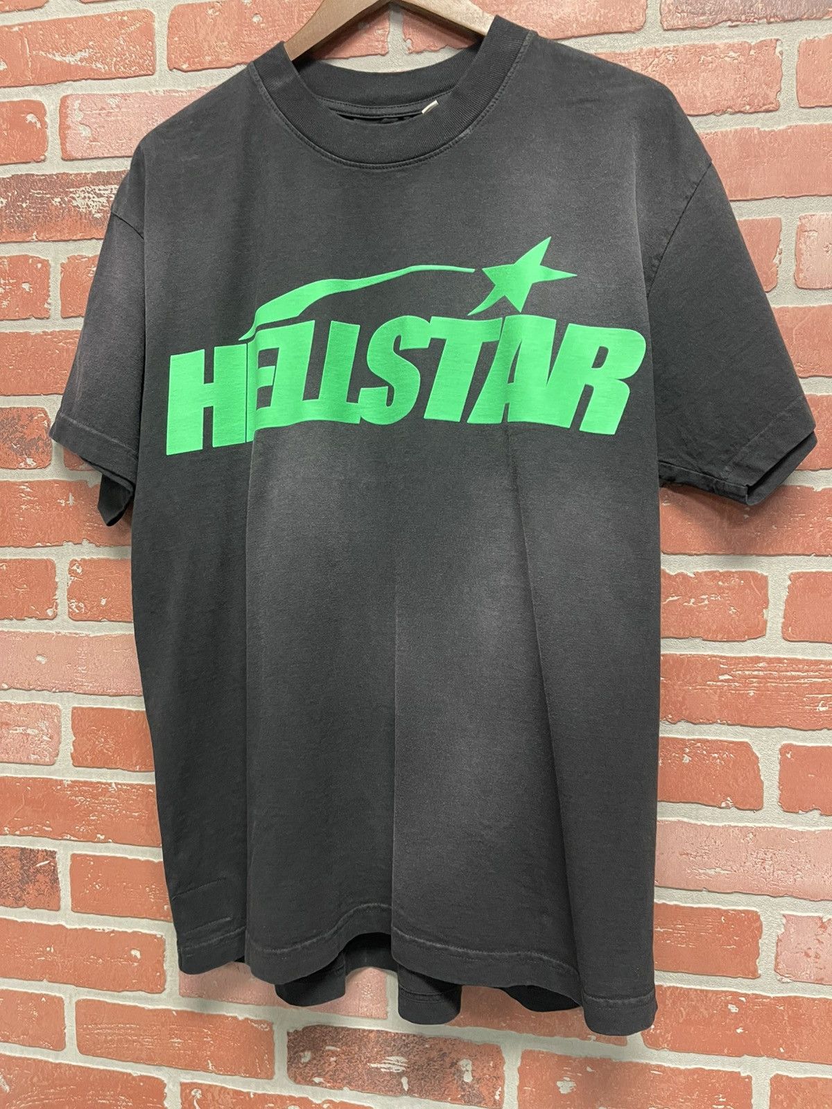 HELLSTAR Size M - Hellstar Classic Print Tee Green Logo Size US M / EU 48-50 / 2 - 3 Thumbnail