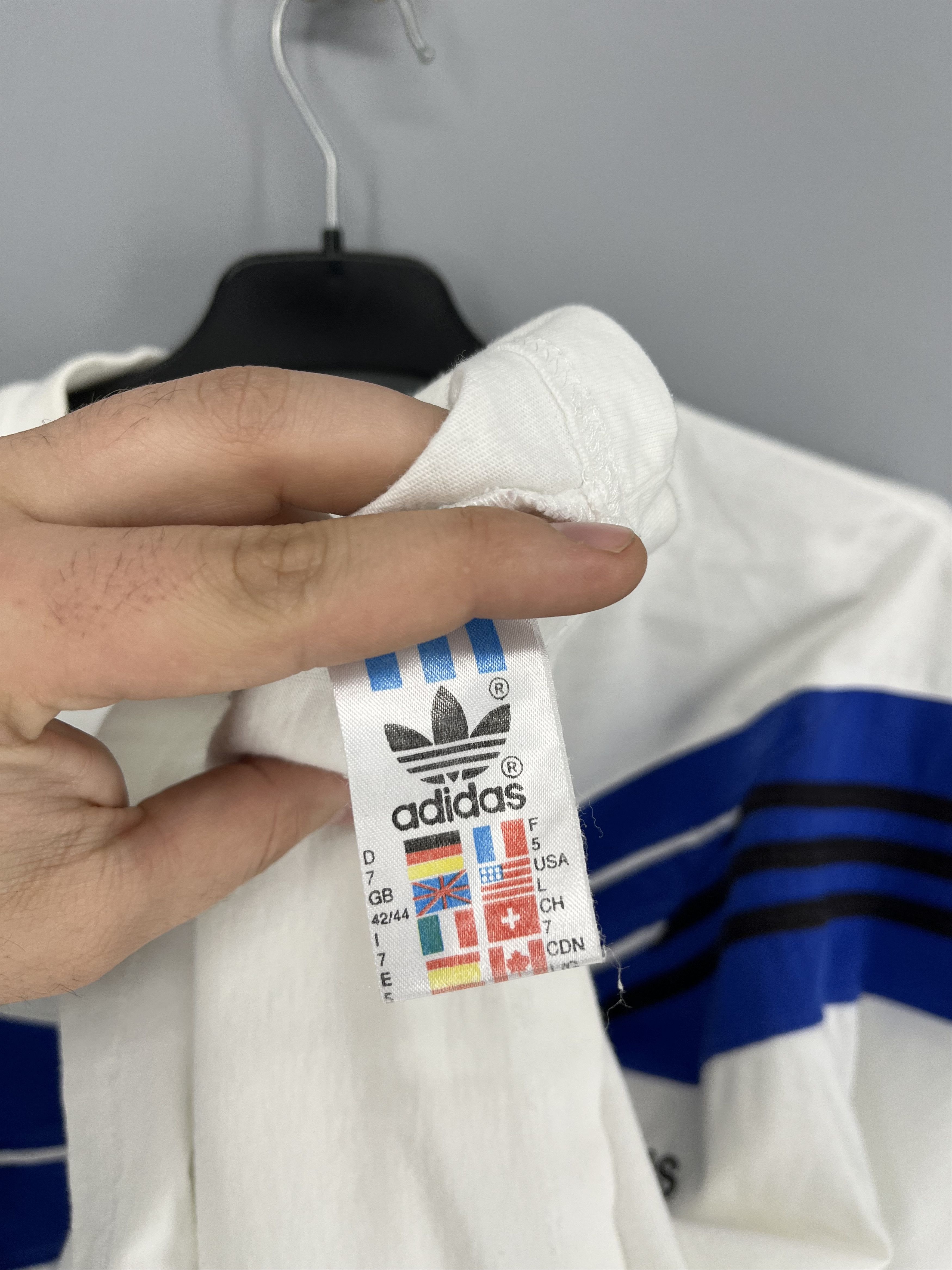 Adidas Adidas 90s streetwear vintage t-shirts size L Size US L / EU 52-54 / 3 - 7 Thumbnail
