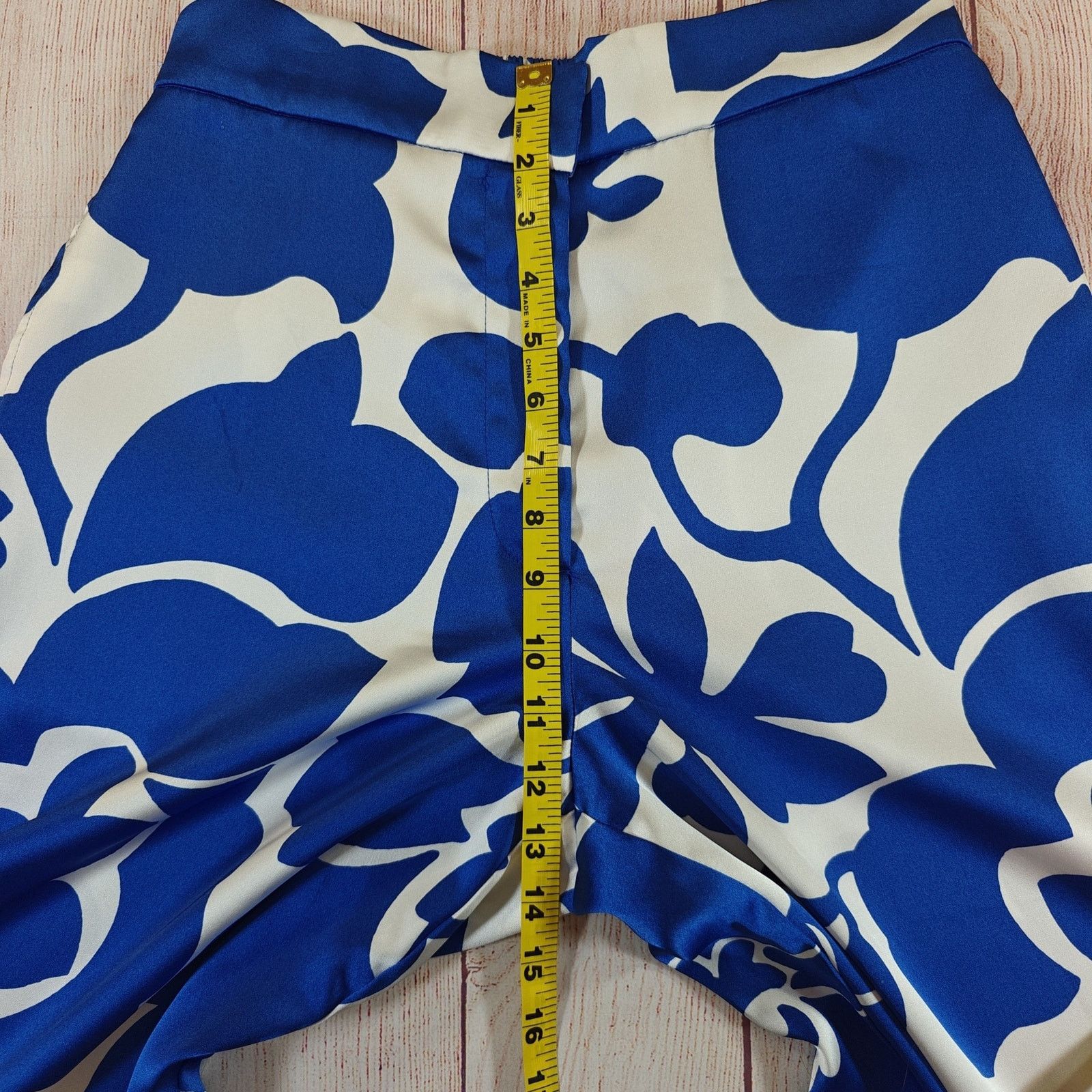 House of Harlow House of Harlow 1960 satin floral wide leg pants sz M Size 30" / US 8 / IT 44 - 6 Thumbnail