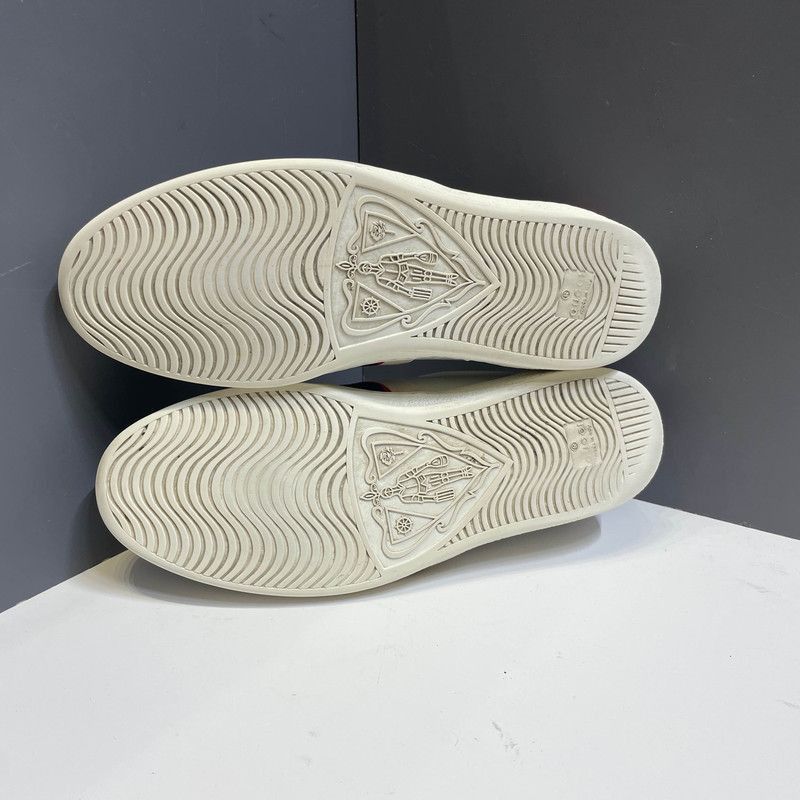 Gucci Gucci Ace White Low-Top Fashion Sneakers - Size US 11.5 / EU 44-45 - 4 Thumbnail