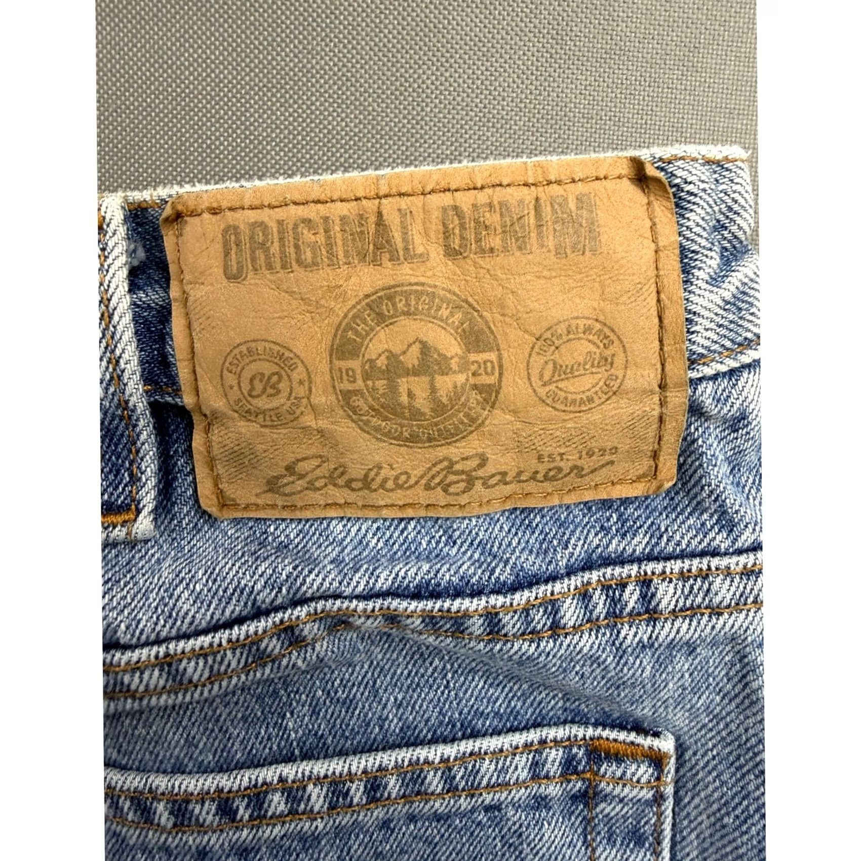 Eddie Bauer Eddie Bauer Relaxed Fit Jeans Mens Light Blue 5-Pocket Denim 100% Cotton 38x34 Jeans Size US 38 / EU 54 - 4 Thumbnail