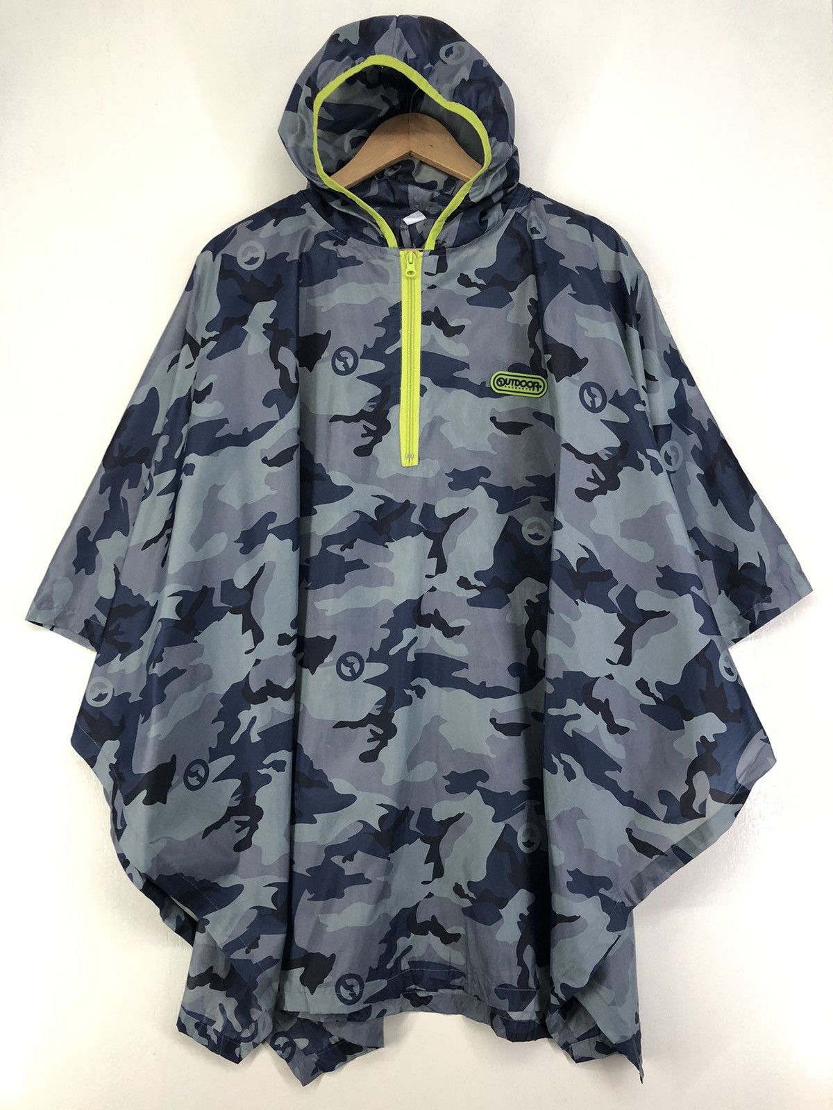 Japanese Brand Outdoor Camo Poncho Raincoat Size US M / EU 48-50 / 2 - 1 Thumbnail
