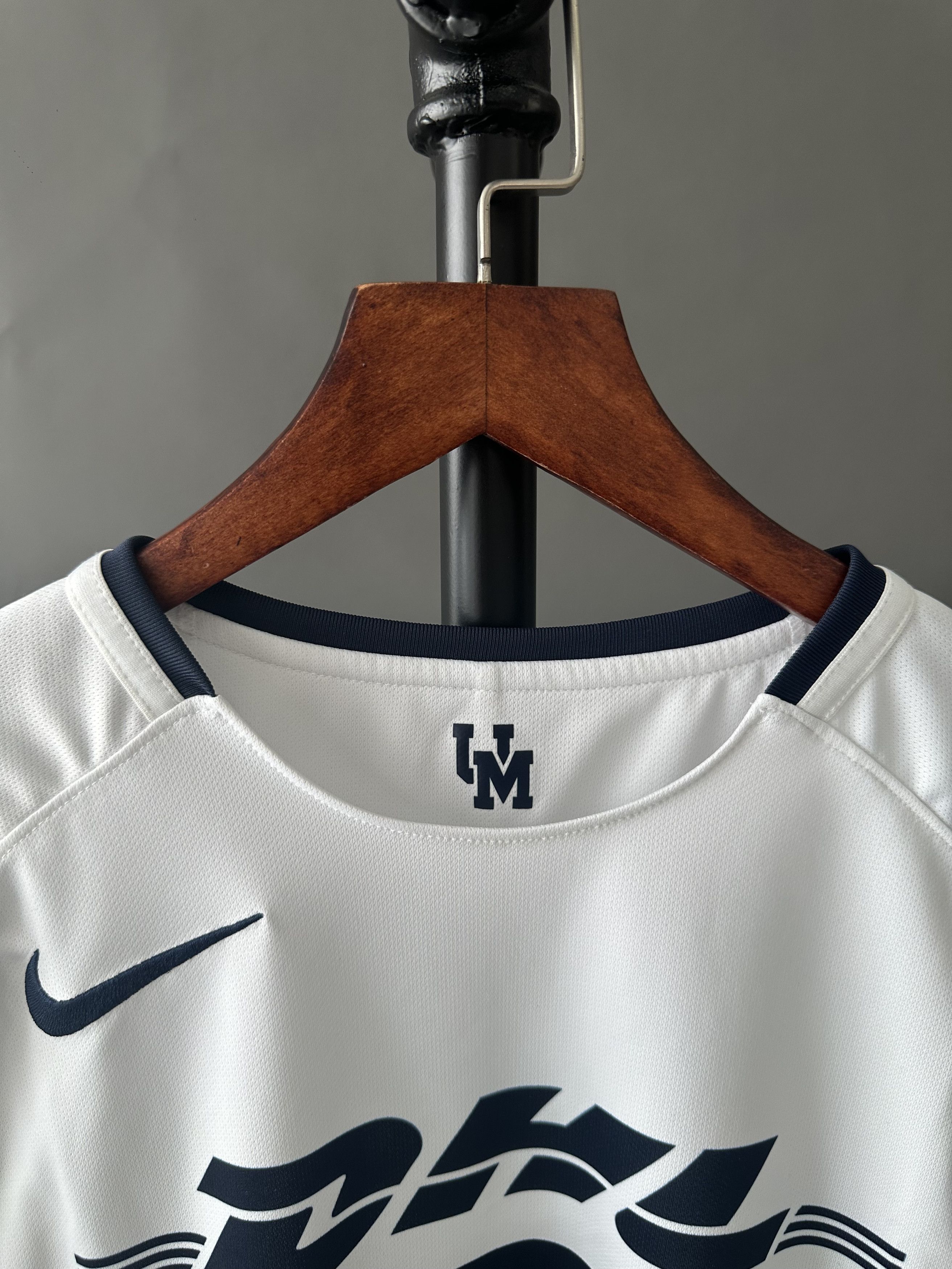 Nike Pumas UNAM 2017/18 Home Jersey Size US M / EU 48-50 / 2 - 4 Thumbnail