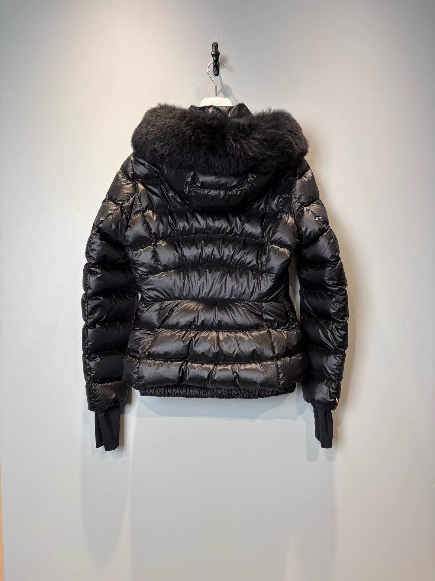 Moncler Moncler Armoniques 25FW Hooded Shearling Down Coat K36 Size M / US 6-8 / IT 42-44 - 2 Thumbnail