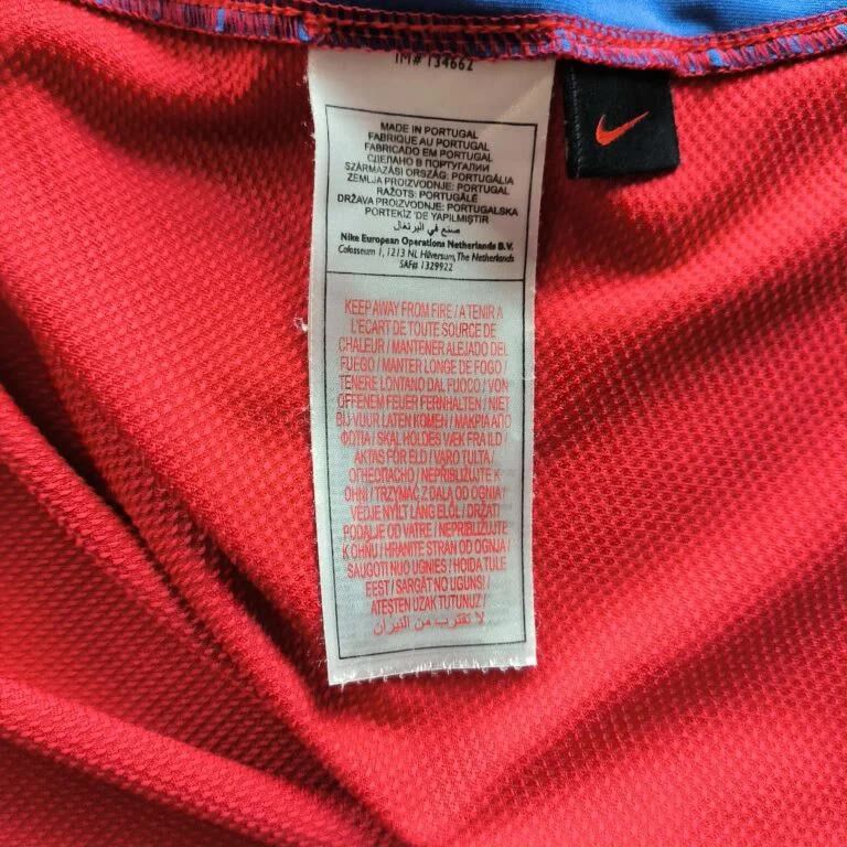 Nike Serbia 2008-10 Nike home football jersey size XL Size US XL / EU 56 / 4 - 5 Thumbnail