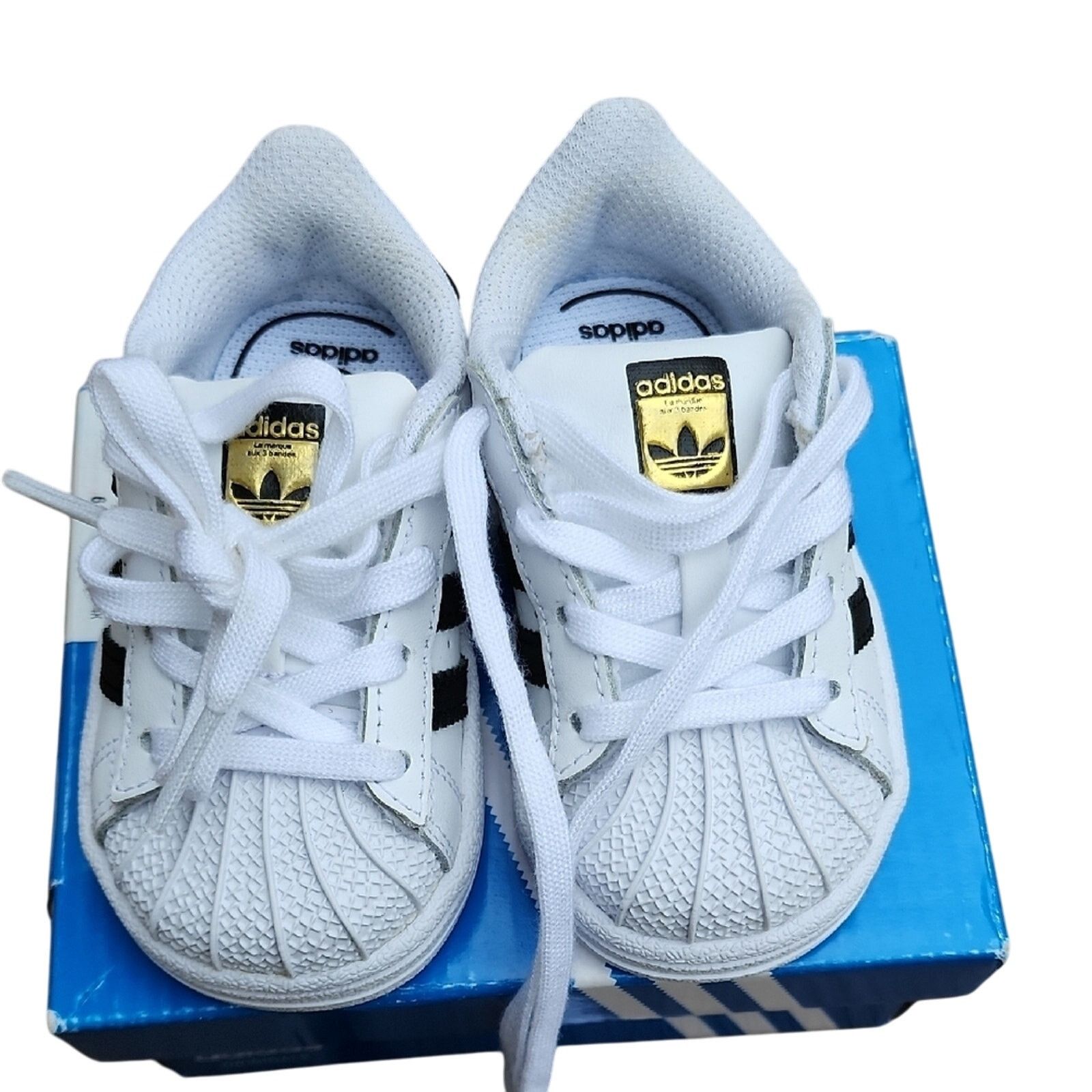 Adidas Adidas White and Black Superstar Sneakers with Shell Toe Size US 4 / IT 34 - 2 Thumbnail