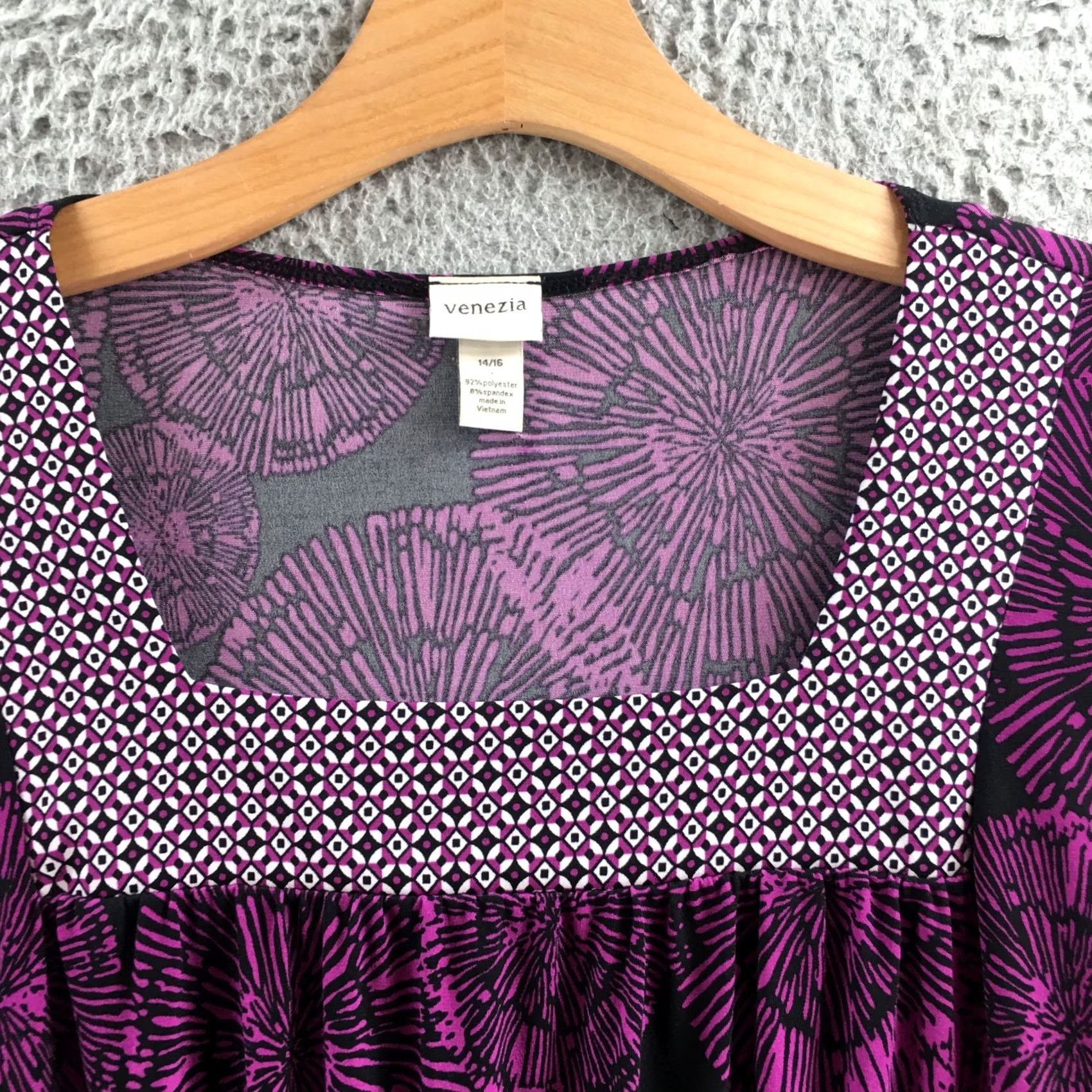 Vintage Venezia Tunic Top Women 14/16 Black Purple Short Sleeve Square Neck Empire Waist Blouse Shirt Size XL / US 12-14 / IT 48-50 - 3 Thumbnail