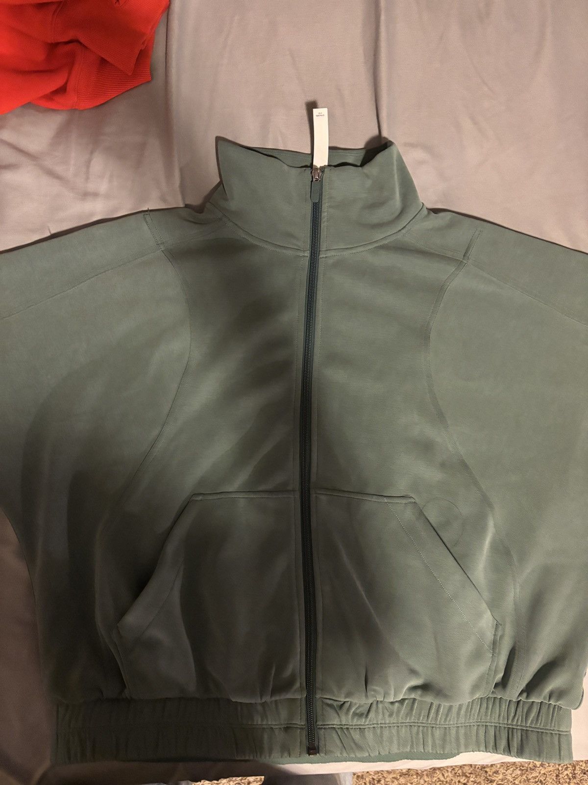 Lululemon Lululemon Green Cropped Zip Up Size 12 Size XL / US 12-14 / IT 48-50 - 1 Thumbnail