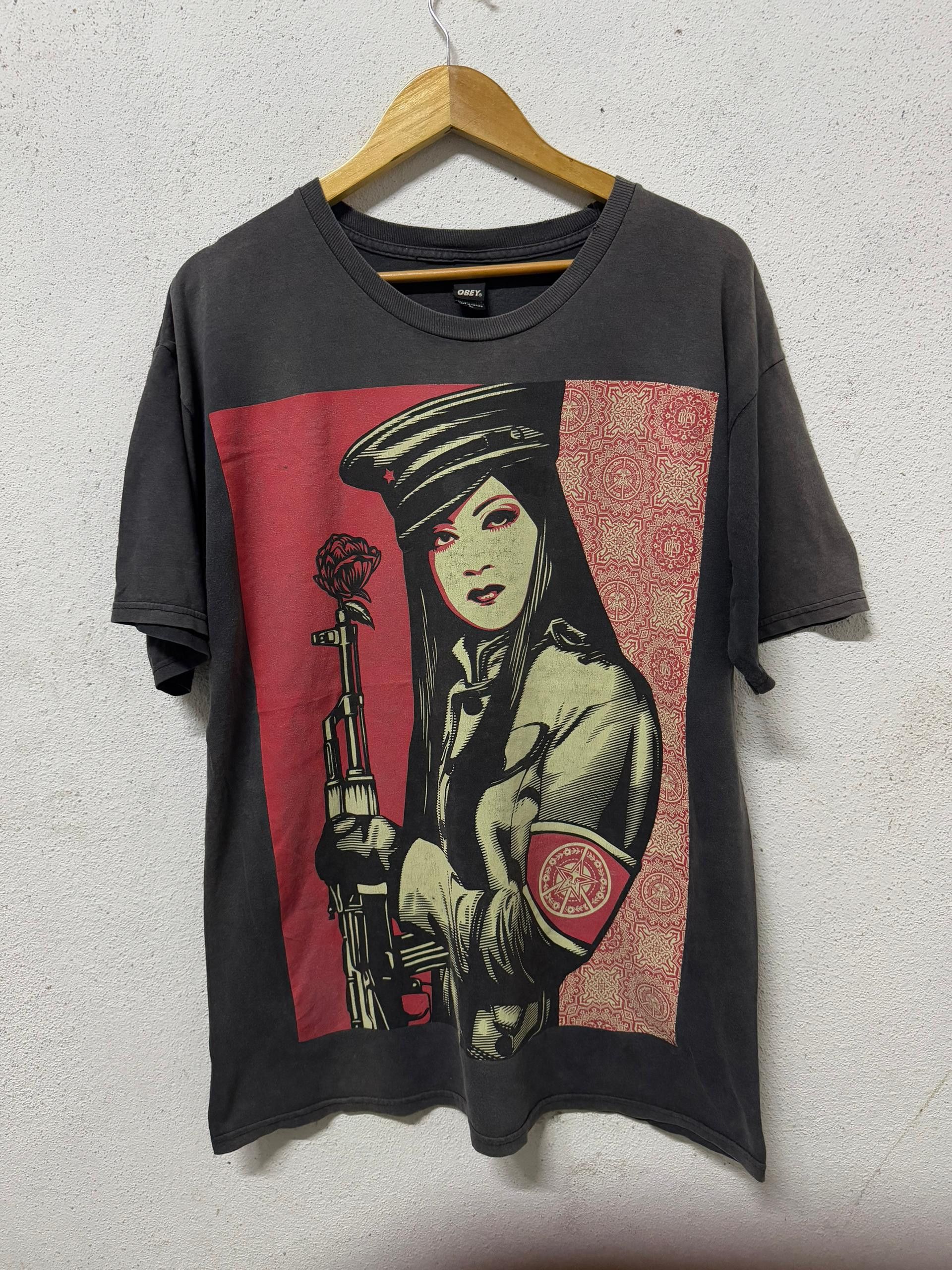 Obey Obey sun faded tee rare design Size US L / EU 52-54 / 3 - 1 Thumbnail
