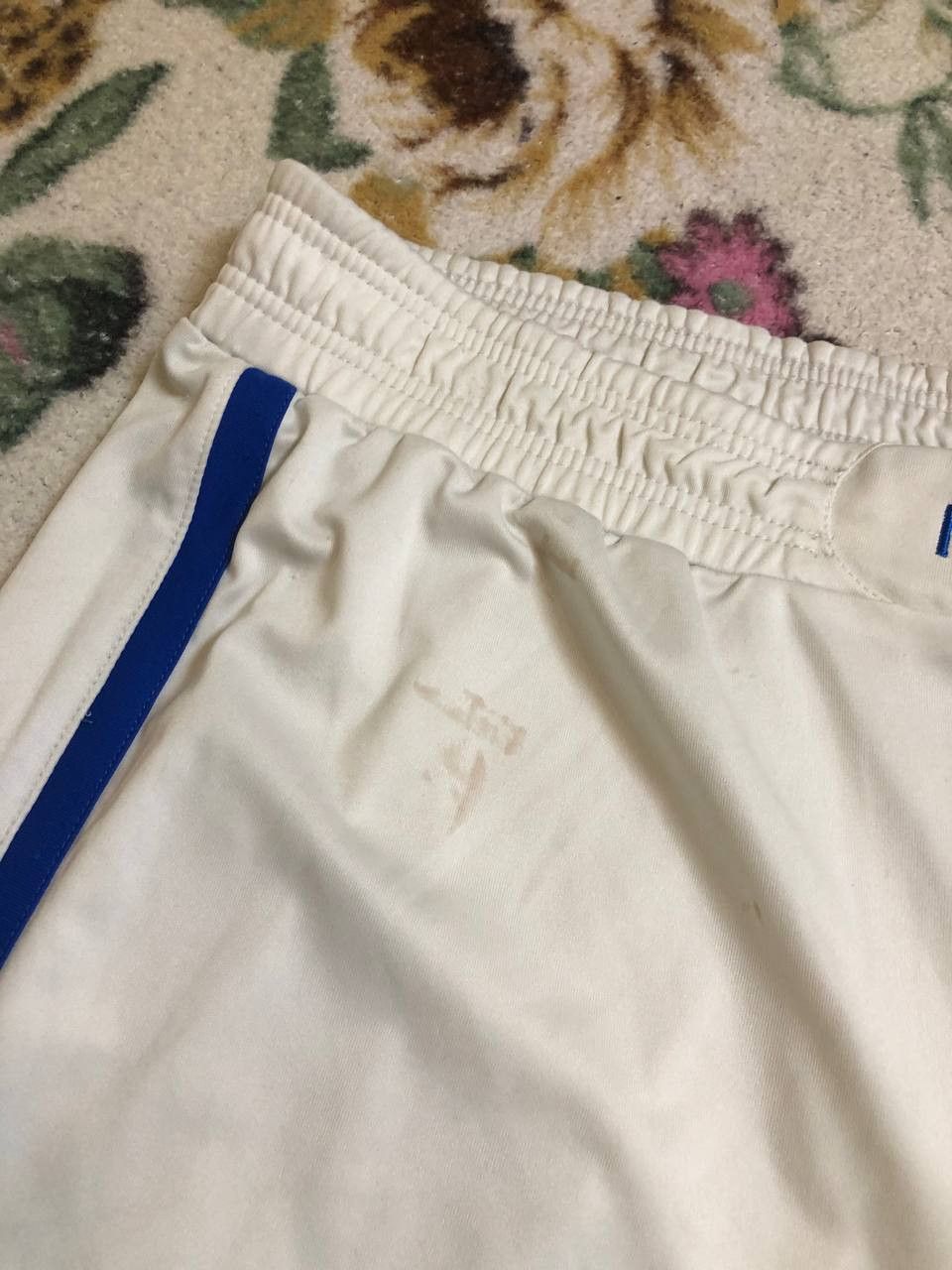 Puma ITALY 2012/2013 AWAY FOOTBALL SHORTS PUMA SIZE L ADULT Size US 34 / EU 50 - 11 Thumbnail