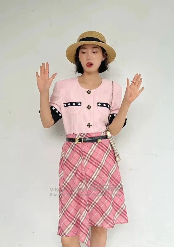 Burberry Burberry Pink Checked Wool Blend Skirt. Size 23" - 4 Thumbnail