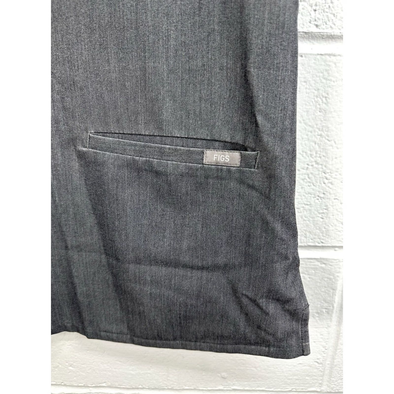 Vintage FIGS Scrub Top Shirt Unisex MGray 3 Pocket Technical Collection Casma Polyester Solid Medical Scrub Top Size US M / EU 48-50 / 2 - 3 Thumbnail