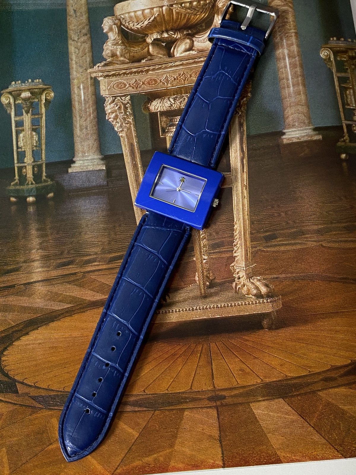 Japanese Brand Bright Futuristic Blue Watch Size ONE SIZE - 8 Thumbnail